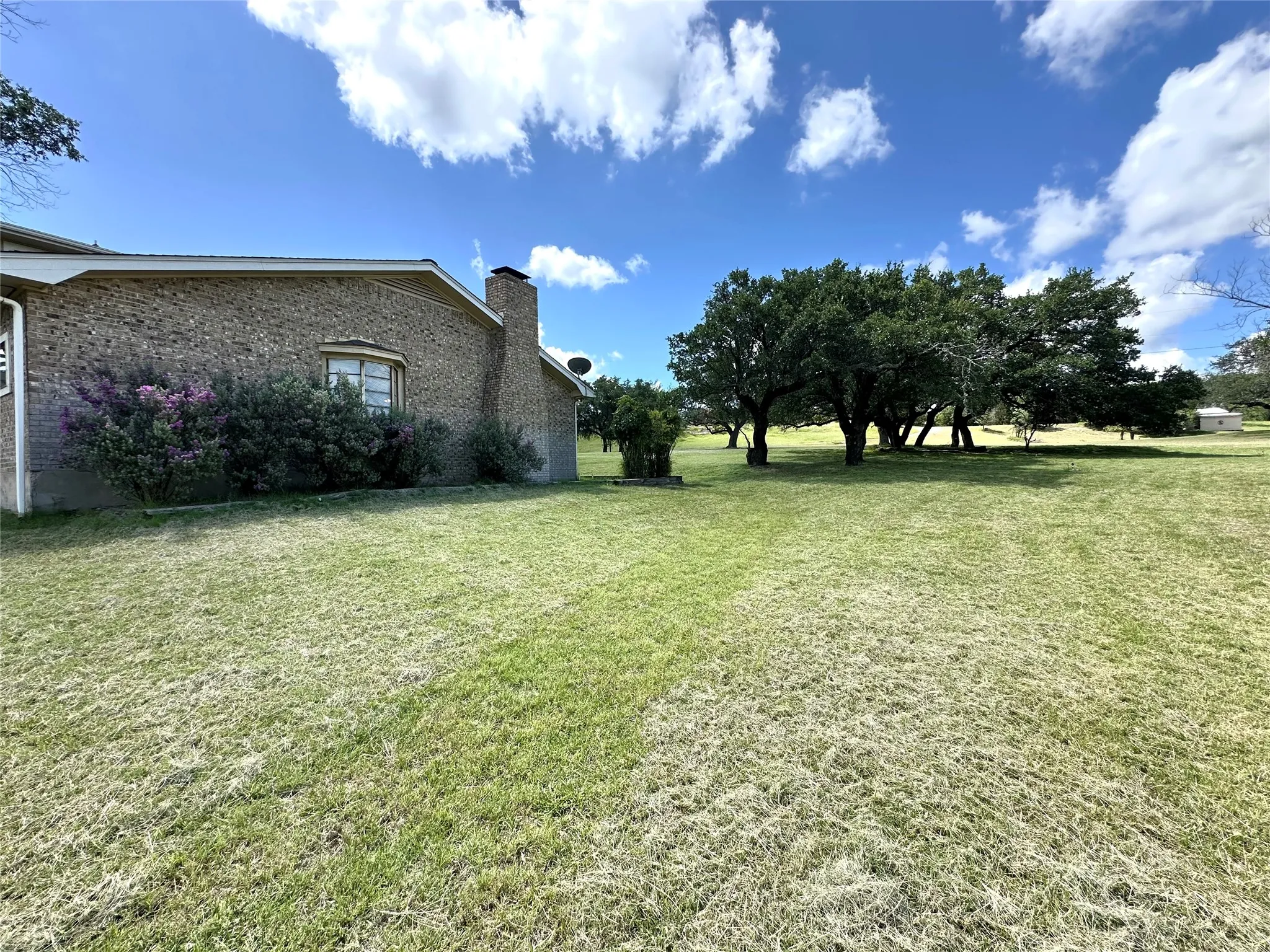 Single Family Residence For Sale in Comanche County , 500 Apache Trail, Comanche, Texas 76442, 3 Bedroom, 3 Bathroom, 2 Garage spaces, 1,896 Sqft, built in 1972, Price $334,900, mls#21239031, Real Estate Agent in Comanche, Homes For Sale in Comanche county, Homes For Sale in Comanche, Realtor in Comanche Texas, Real Estate Brokerage Independent Realty Texas, Luminita Cordes Realtor