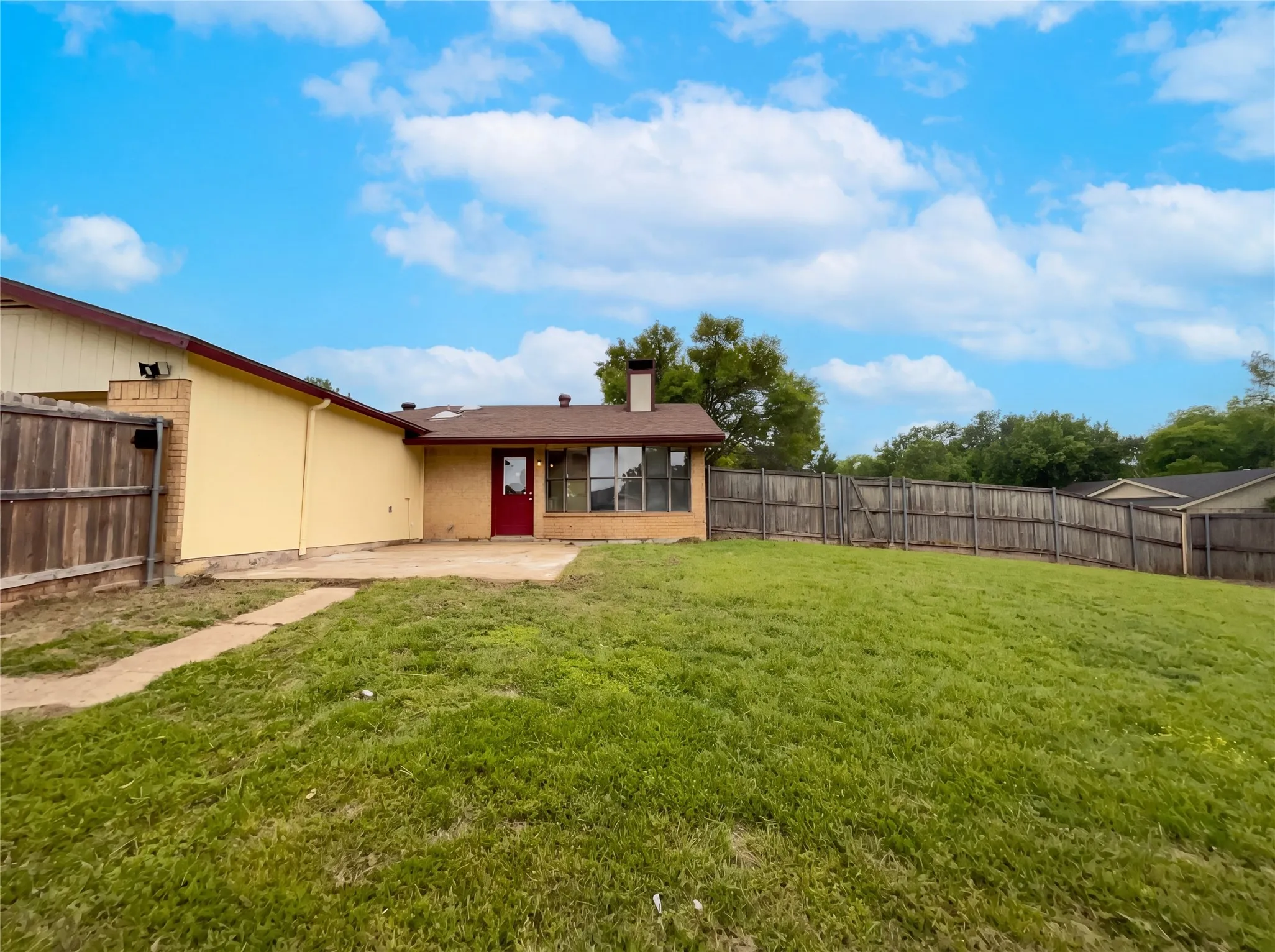 Single Family Residence For Sale in Collin County , 3801 Grecian Court, Plano, Texas 75074, 3 Bedroom, 2 Bathroom, 2 Garage spaces, 1,426 Sqft, built in 1982, Preowned, mls#21239076, Real Estate Agent in Plano, Homes For Sale in Collin county, Homes For Sale in Plano, Realtor in Plano Texas, Real Estate Brokerage Independent Realty Texas, Luminita Cordes Realtor