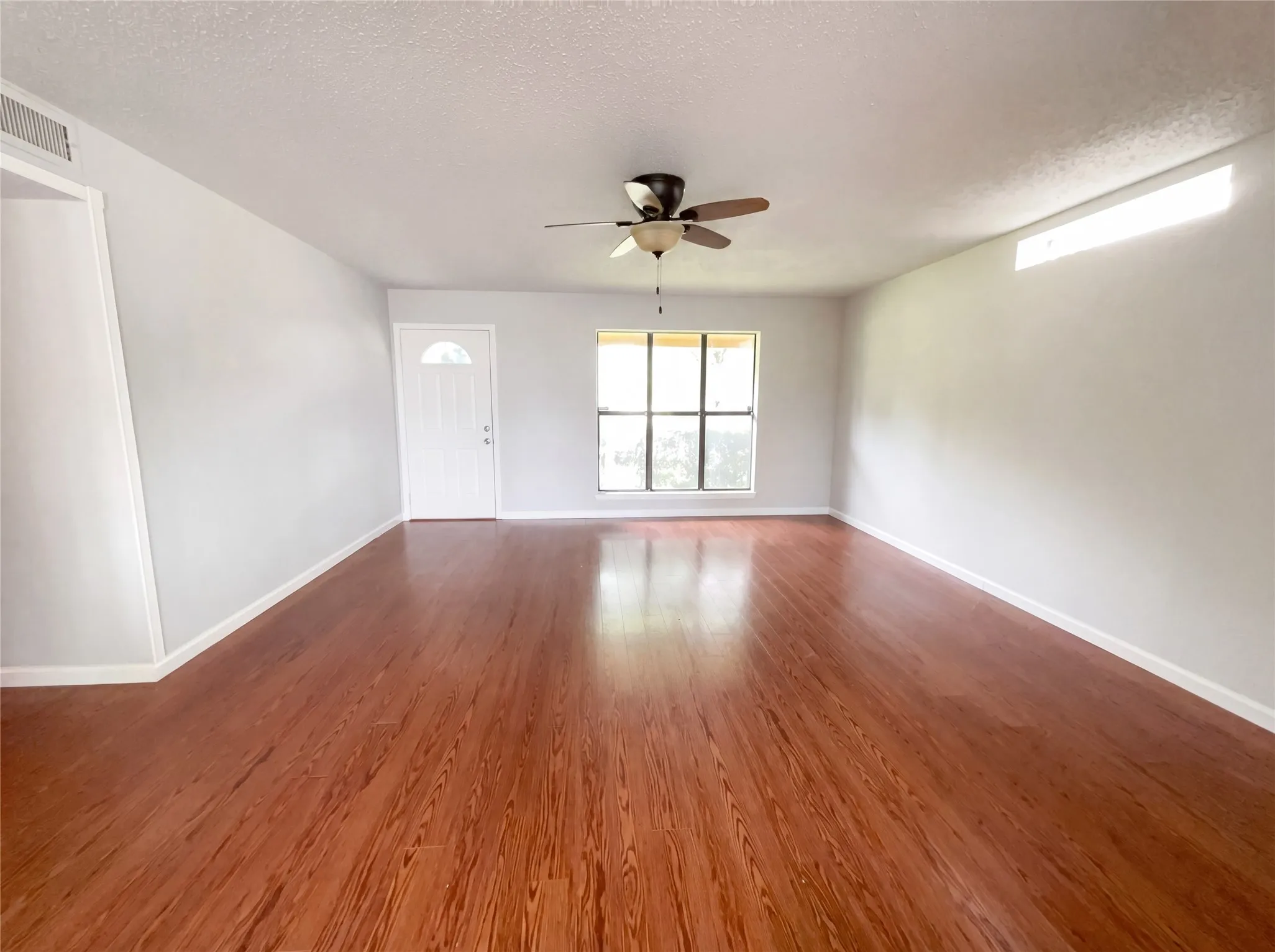 Single Family Residence For Sale in Collin County , 3801 Grecian Court, Plano, Texas 75074, 3 Bedroom, 2 Bathroom, 2 Garage spaces, 1,426 Sqft, built in 1982, Preowned, mls#21239076, Real Estate Agent in Plano, Homes For Sale in Collin county, Homes For Sale in Plano, Realtor in Plano Texas, Real Estate Brokerage Independent Realty Texas, Luminita Cordes Realtor
