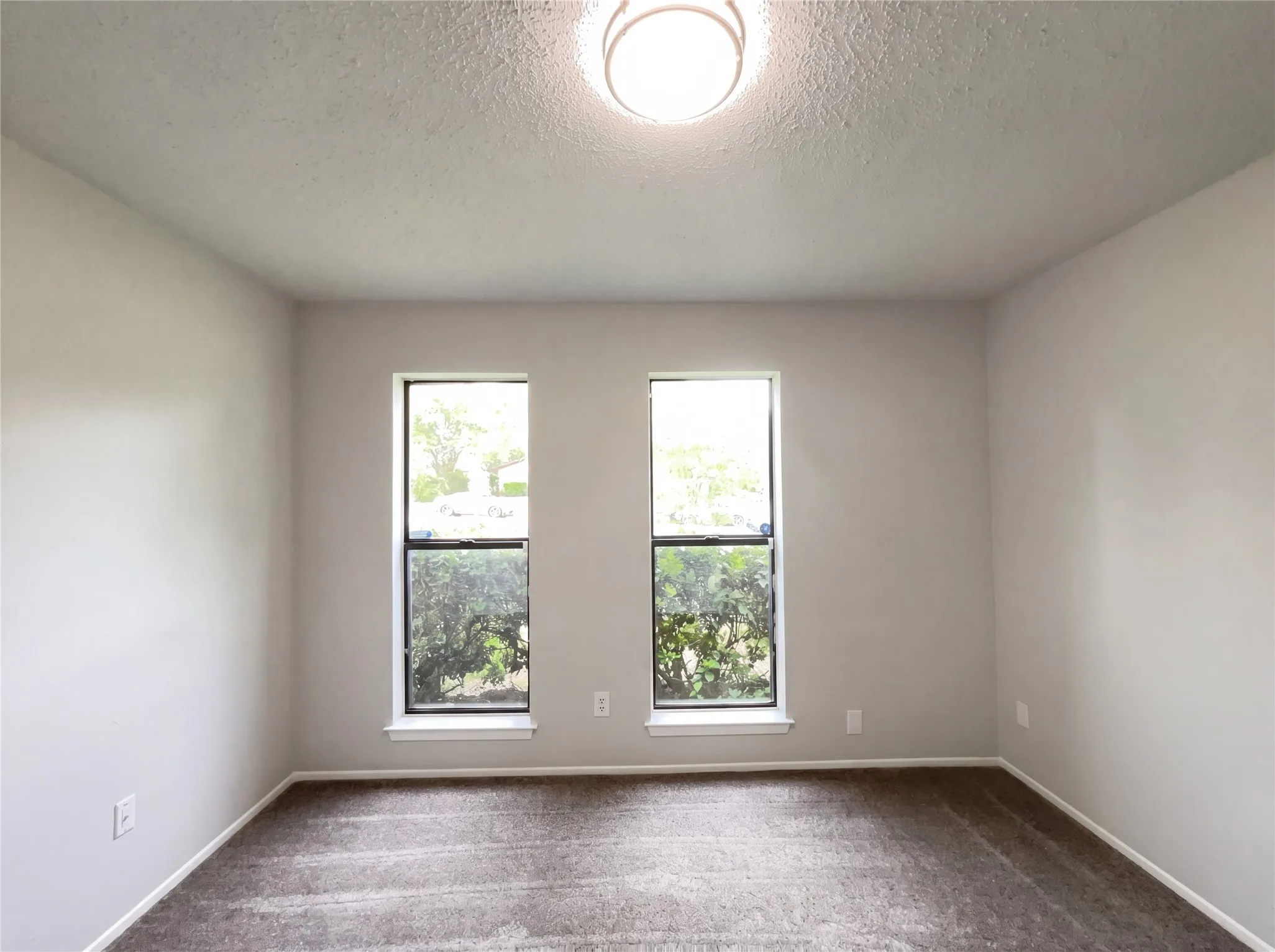 Single Family Residence For Sale in Collin County , 3801 Grecian Court, Plano, Texas 75074, 3 Bedroom, 2 Bathroom, 2 Garage spaces, 1,426 Sqft, built in 1982, Preowned, mls#21239076, Real Estate Agent in Plano, Homes For Sale in Collin county, Homes For Sale in Plano, Realtor in Plano Texas, Real Estate Brokerage Independent Realty Texas, Luminita Cordes Realtor