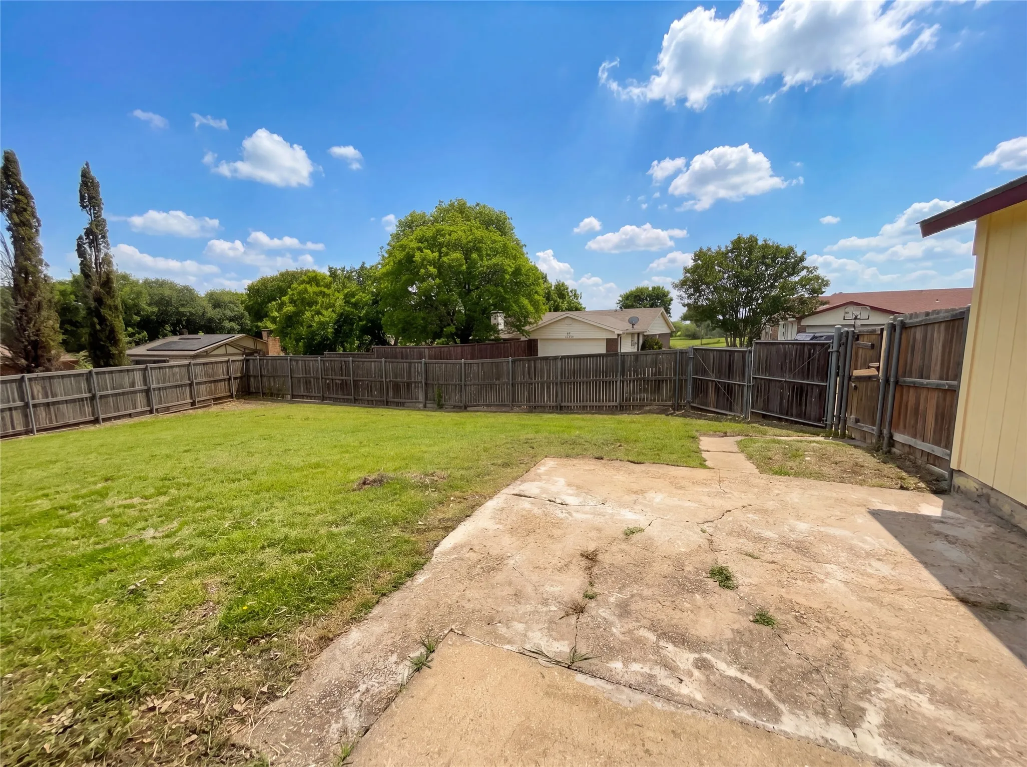 Single Family Residence For Sale in Collin County , 3801 Grecian Court, Plano, Texas 75074, 3 Bedroom, 2 Bathroom, 2 Garage spaces, 1,426 Sqft, built in 1982, Preowned, mls#21239076, Real Estate Agent in Plano, Homes For Sale in Collin county, Homes For Sale in Plano, Realtor in Plano Texas, Real Estate Brokerage Independent Realty Texas, Luminita Cordes Realtor