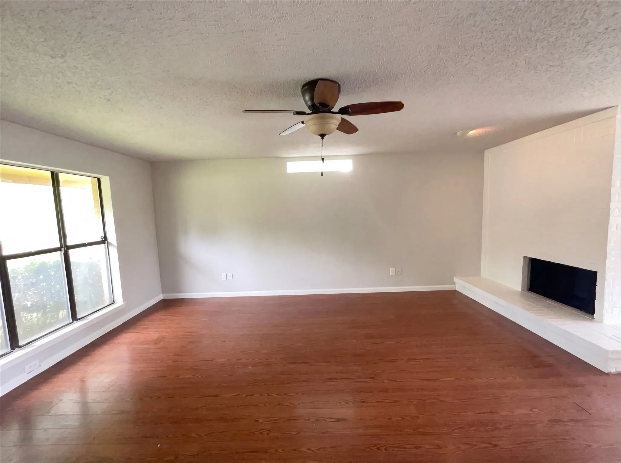Single Family Residence For Sale in Collin County , 3801 Grecian Court, Plano, Texas 75074, 3 Bedroom, 2 Bathroom, 2 Garage spaces, 1,426 Sqft, built in 1982, Preowned, mls#21239076, Real Estate Agent in Plano, Homes For Sale in Collin county, Homes For Sale in Plano, Realtor in Plano Texas, Real Estate Brokerage Independent Realty Texas, Luminita Cordes Realtor