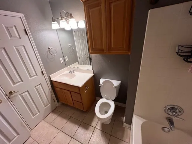 Single Family Residence For Sale in Grayson County , 304 Bryant Street, Pottsboro, Texas 75076, 3 Bedroom, 2 Bathroom, 2 Garage spaces, 1,381 Sqft, built in 2001, Preowned, mls#21238009, Real Estate Agent in Pottsboro, Homes For Sale in Grayson county, Homes For Sale in Pottsboro, Realtor in Pottsboro Texas, Real Estate Brokerage Independent Realty Texas, Luminita Cordes Realtor
