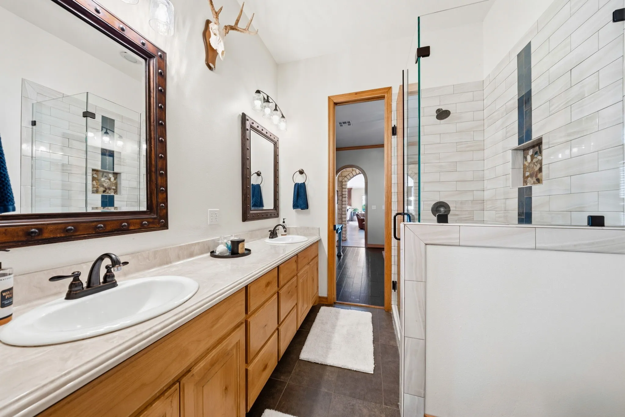 Single Family Residence For Sale in Hill County , 887 HCR 3110 N, Abbott, Texas 76621, 6 Bedroom, 6 Bathroom, 6 Garage spaces, 6,514 Sqft, built in 2001, Preowned, Price $4,104,625, mls#21234792, Real Estate Agent in Abbott, Homes For Sale in Hill county, Homes For Sale in Abbott, Realtor in Abbott Texas, Real Estate Brokerage Independent Realty Texas, Luminita Cordes Realtor