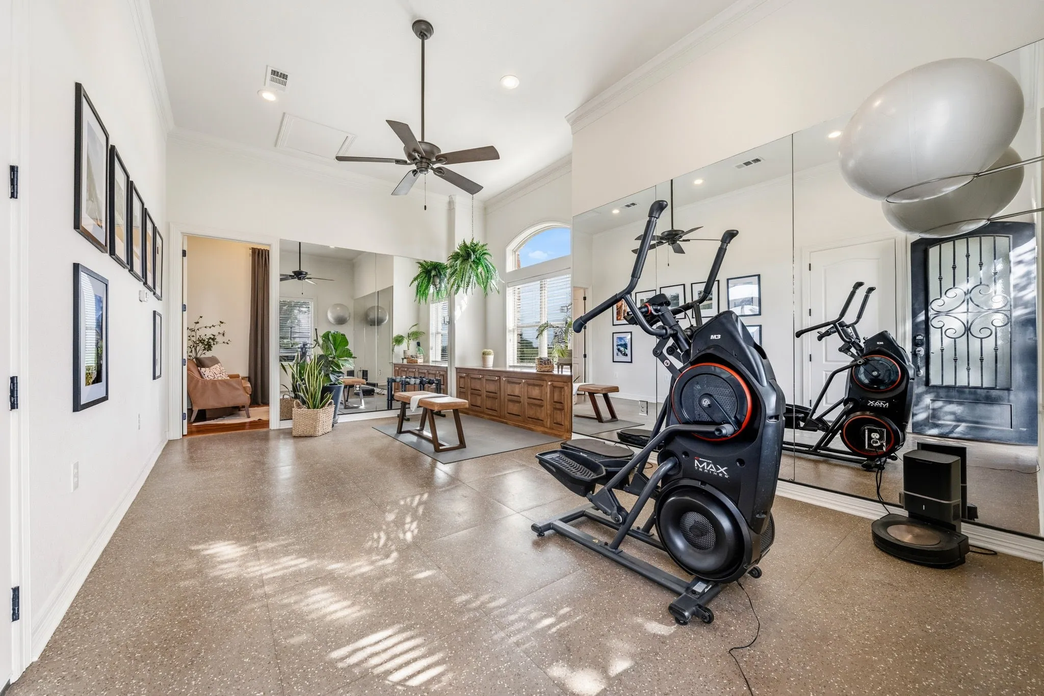 Single Family Residence For Sale in Hill County , 887 HCR 3110 N, Abbott, Texas 76621, 6 Bedroom, 6 Bathroom, 6 Garage spaces, 6,514 Sqft, built in 2001, Preowned, Price $4,104,625, mls#21234792, Real Estate Agent in Abbott, Homes For Sale in Hill county, Homes For Sale in Abbott, Realtor in Abbott Texas, Real Estate Brokerage Independent Realty Texas, Luminita Cordes Realtor