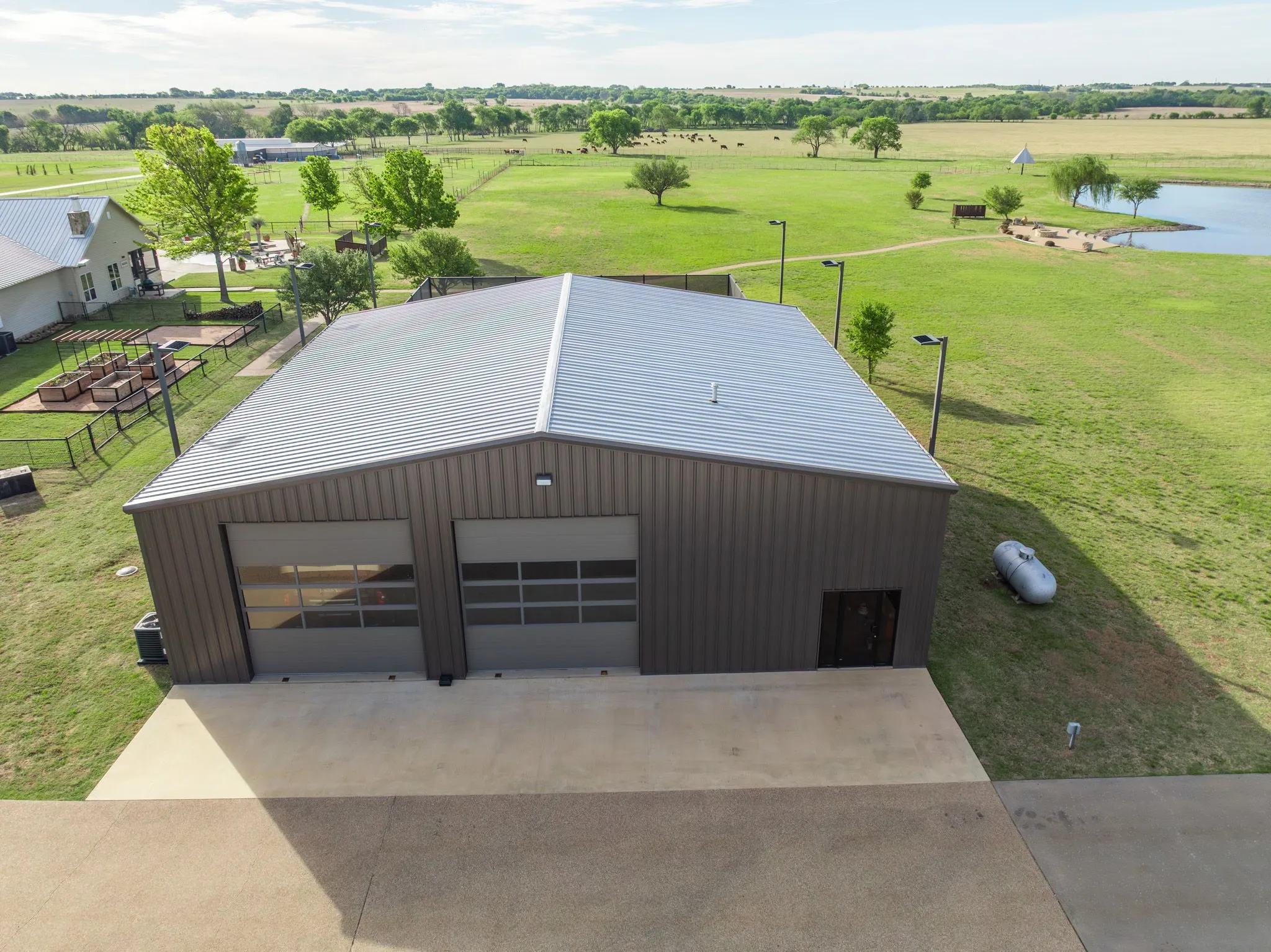 Single Family Residence For Sale in Hill County , 887 HCR 3110 N, Abbott, Texas 76621, 6 Bedroom, 6 Bathroom, 6 Garage spaces, 6,514 Sqft, built in 2001, Preowned, Price $4,104,625, mls#21234792, Real Estate Agent in Abbott, Homes For Sale in Hill county, Homes For Sale in Abbott, Realtor in Abbott Texas, Real Estate Brokerage Independent Realty Texas, Luminita Cordes Realtor