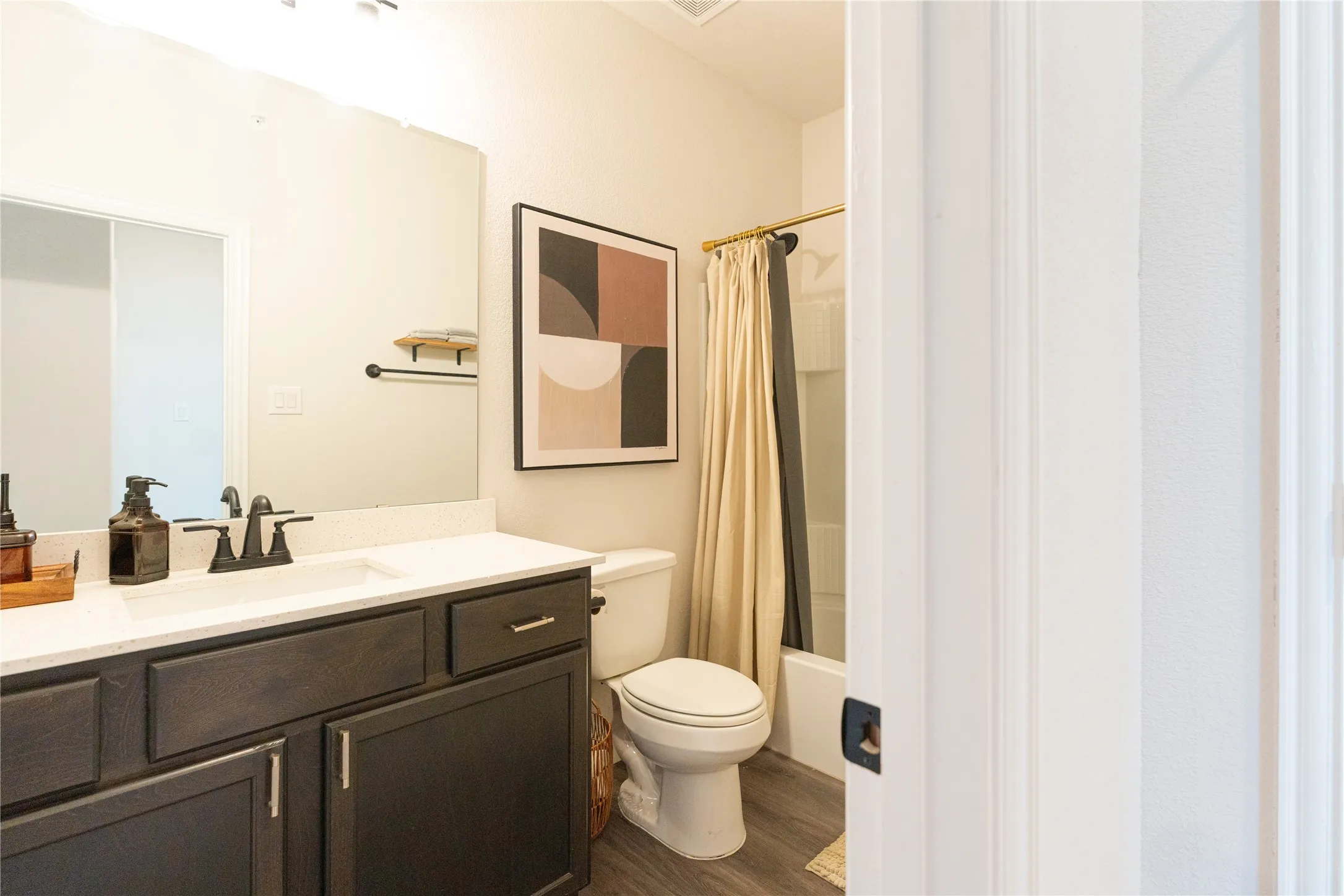 Townhouse For Sale in Dallas County , 532 E 2nd Street, Irving, Texas 75060, 3 Bedroom, 3 Bathroom, 2 Garage spaces, 1,957 Sqft, built in 2024, mls#21239233, Real Estate Agent in Irving, Homes For Sale in Dallas county, Homes For Sale in Irving, Realtor in Irving Texas, Real Estate Brokerage Independent Realty Texas, Luminita Cordes Realtor