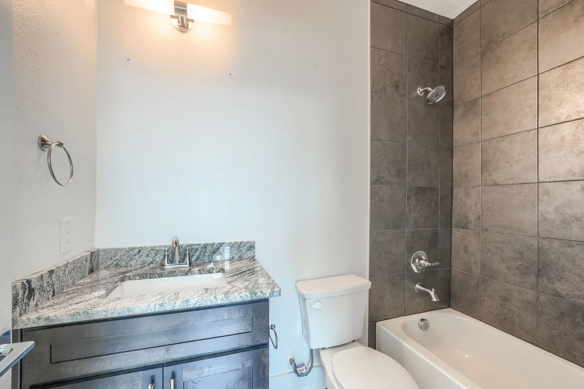 Condominium For Sale in Dallas County , 13325 Bee Street 406, Farmers Branch, Texas 75234, 3 Bedroom, 4 Bathroom, 2 Garage spaces, 1,942 Sqft, built in 2022, mls#21239278, Real Estate Agent in Farmers Branch, Homes For Sale in Dallas county, Homes For Sale in Farmers Branch, Realtor in Farmers Branch Texas, Real Estate Brokerage Independent Realty Texas, Luminita Cordes Realtor