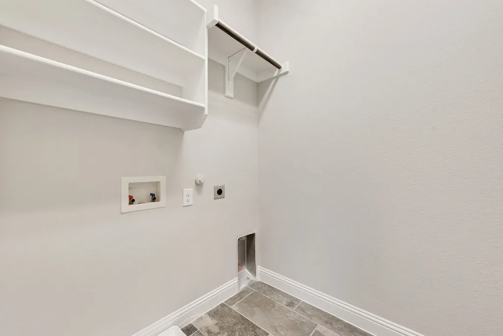 Townhouse For Sale in Denton County , 281 Scotia Street, Lewisville, Texas 75056, 4 Bedrooms, 4 Bathrooms, 2 Garage spaces, 2,313 Sqft, built in 2017, Preowned, Price $457,000, mls#21239295, Real Estate Agent in Lewisville, Homes For Sale in Denton county, Homes For Sale in Lewisville, Realtor in Lewisville Texas, Real Estate Brokerage Independent Realty Texas, Luminita Cordes Realtor