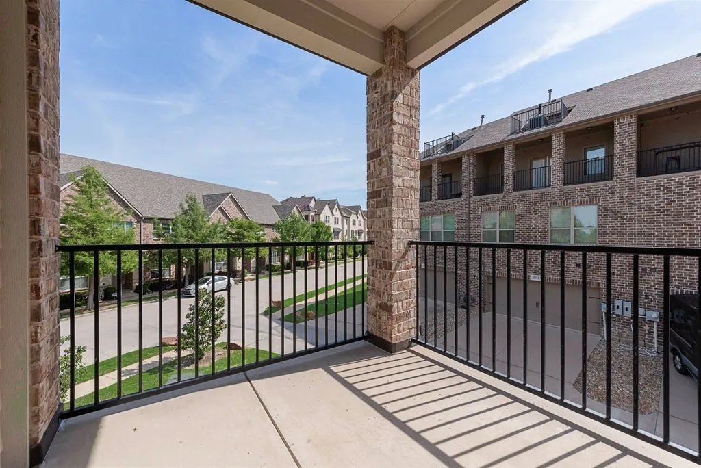 Townhouse For Sale in Denton County , 281 Scotia Street, Lewisville, Texas 75056, 4 Bedrooms, 4 Bathrooms, 2 Garage spaces, 2,313 Sqft, built in 2017, Preowned, Price $457,000, mls#21239295, Real Estate Agent in Lewisville, Homes For Sale in Denton county, Homes For Sale in Lewisville, Realtor in Lewisville Texas, Real Estate Brokerage Independent Realty Texas, Luminita Cordes Realtor