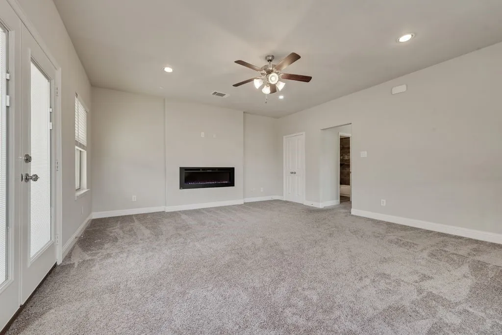 Townhouse For Sale in Denton County , 281 Scotia Street, Lewisville, Texas 75056, 4 Bedrooms, 4 Bathrooms, 2 Garage spaces, 2,313 Sqft, built in 2017, Preowned, Price $457,000, mls#21239295, Real Estate Agent in Lewisville, Homes For Sale in Denton county, Homes For Sale in Lewisville, Realtor in Lewisville Texas, Real Estate Brokerage Independent Realty Texas, Luminita Cordes Realtor
