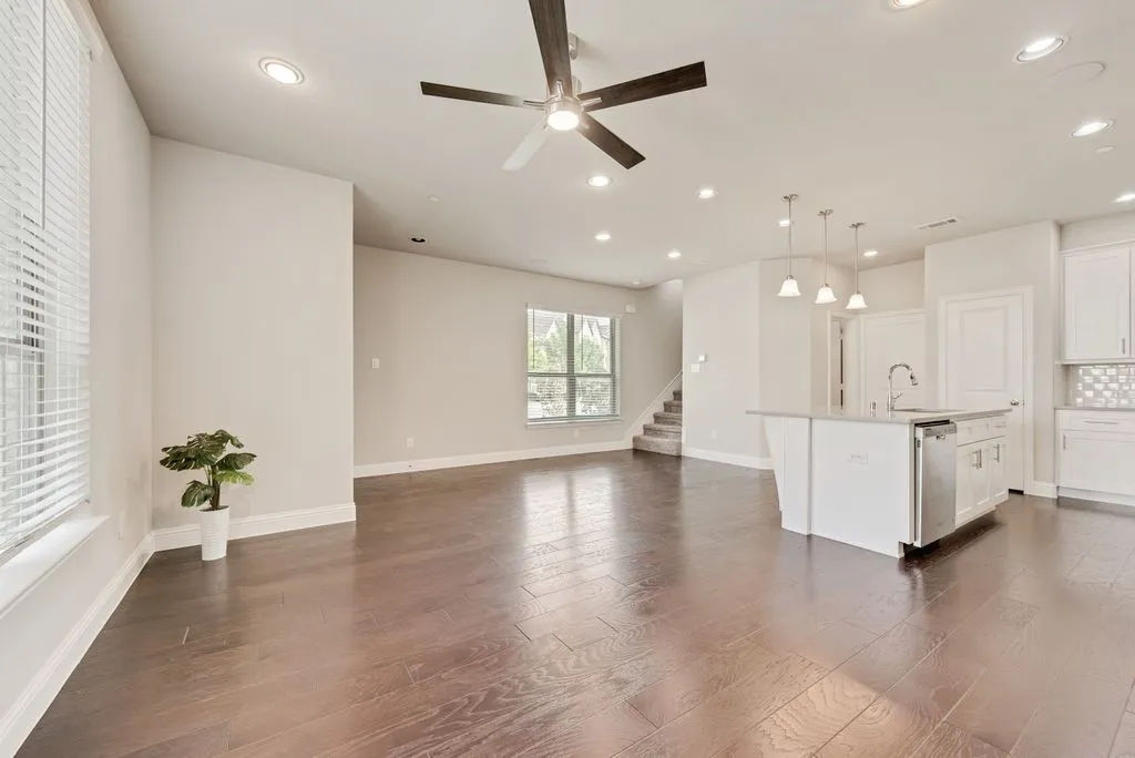Townhouse For Sale in Denton County , 281 Scotia Street, Lewisville, Texas 75056, 4 Bedrooms, 4 Bathrooms, 2 Garage spaces, 2,313 Sqft, built in 2017, Preowned, Price $457,000, mls#21239295, Real Estate Agent in Lewisville, Homes For Sale in Denton county, Homes For Sale in Lewisville, Realtor in Lewisville Texas, Real Estate Brokerage Independent Realty Texas, Luminita Cordes Realtor