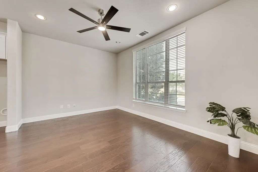 Townhouse For Sale in Denton County , 281 Scotia Street, Lewisville, Texas 75056, 4 Bedrooms, 4 Bathrooms, 2 Garage spaces, 2,313 Sqft, built in 2017, Preowned, Price $457,000, mls#21239295, Real Estate Agent in Lewisville, Homes For Sale in Denton county, Homes For Sale in Lewisville, Realtor in Lewisville Texas, Real Estate Brokerage Independent Realty Texas, Luminita Cordes Realtor