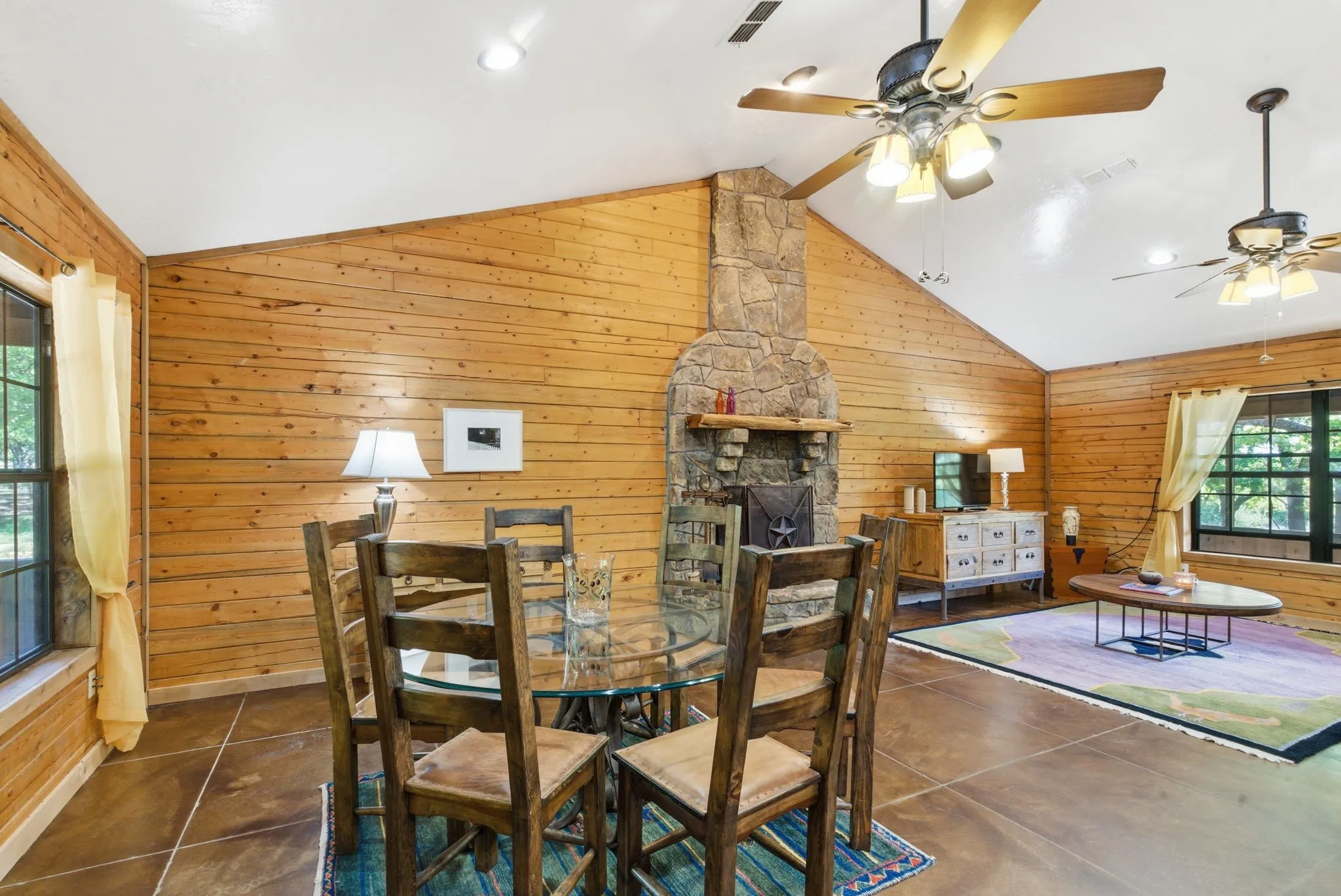 Farm For Sale in Montague County , 2197 Netherly Lane, Forestburg, Texas 76239, 2 Bedroom, 3 Bathroom, Garage spaces, 4,224 Sqft, built in 2014, mls#21239265, Real Estate Agent in Forestburg, Homes For Sale in Montague county, Homes For Sale in Forestburg, Realtor in Forestburg Texas, Real Estate Brokerage Independent Realty Texas, Luminita Cordes Realtor
