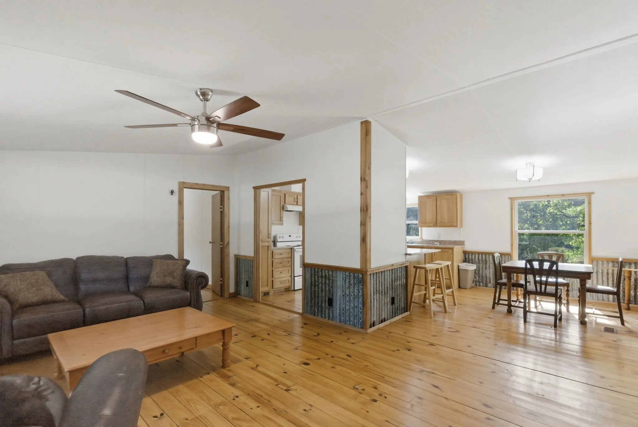 Farm For Sale in Montague County , 2197 Netherly Lane, Forestburg, Texas 76239, 2 Bedroom, 3 Bathroom, Garage spaces, 4,224 Sqft, built in 2014, mls#21239265, Real Estate Agent in Forestburg, Homes For Sale in Montague county, Homes For Sale in Forestburg, Realtor in Forestburg Texas, Real Estate Brokerage Independent Realty Texas, Luminita Cordes Realtor