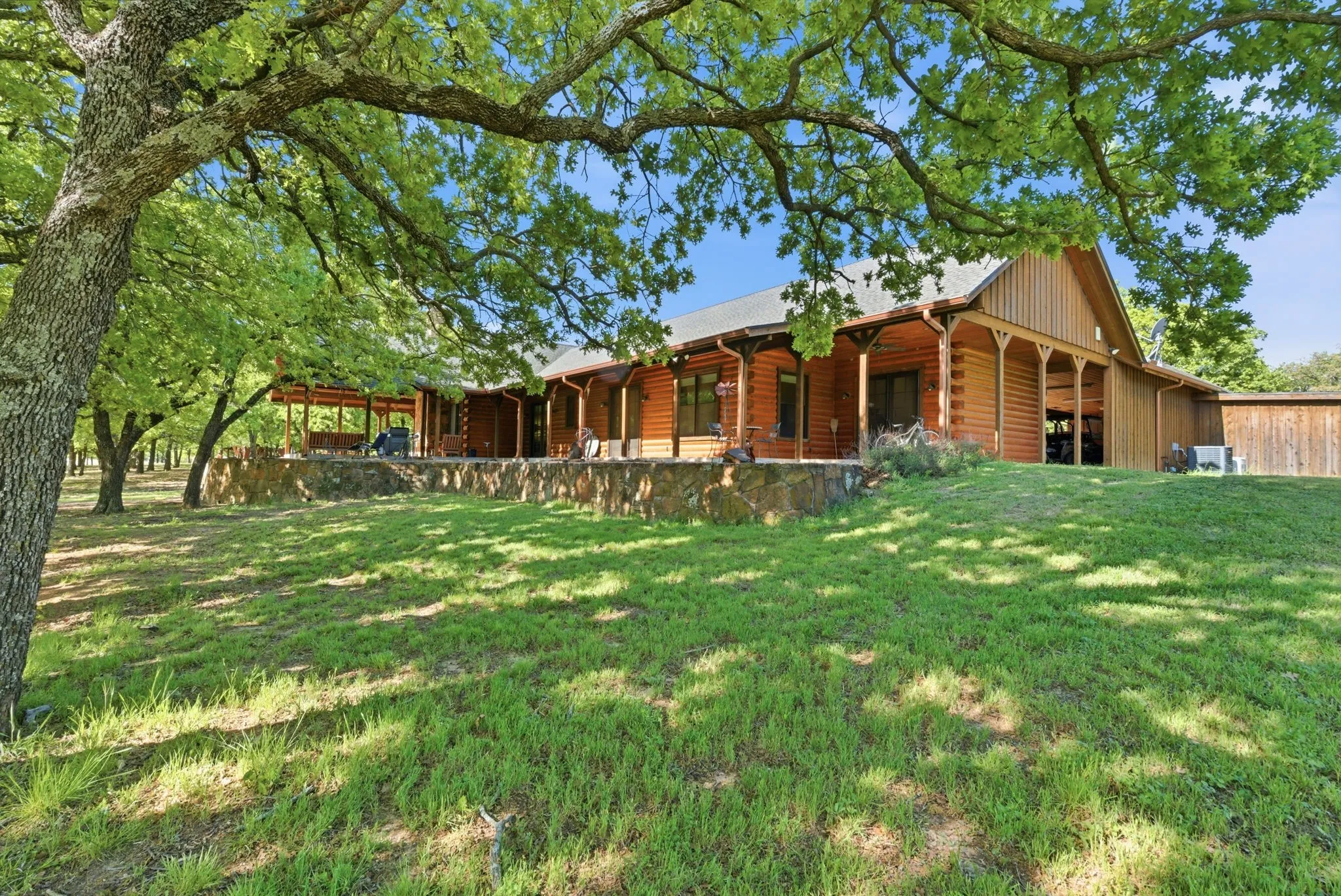 Farm For Sale in Montague County , 2197 Netherly Lane, Forestburg, Texas 76239, 2 Bedroom, 3 Bathroom, Garage spaces, 4,224 Sqft, built in 2014, mls#21239265, Real Estate Agent in Forestburg, Homes For Sale in Montague county, Homes For Sale in Forestburg, Realtor in Forestburg Texas, Real Estate Brokerage Independent Realty Texas, Luminita Cordes Realtor