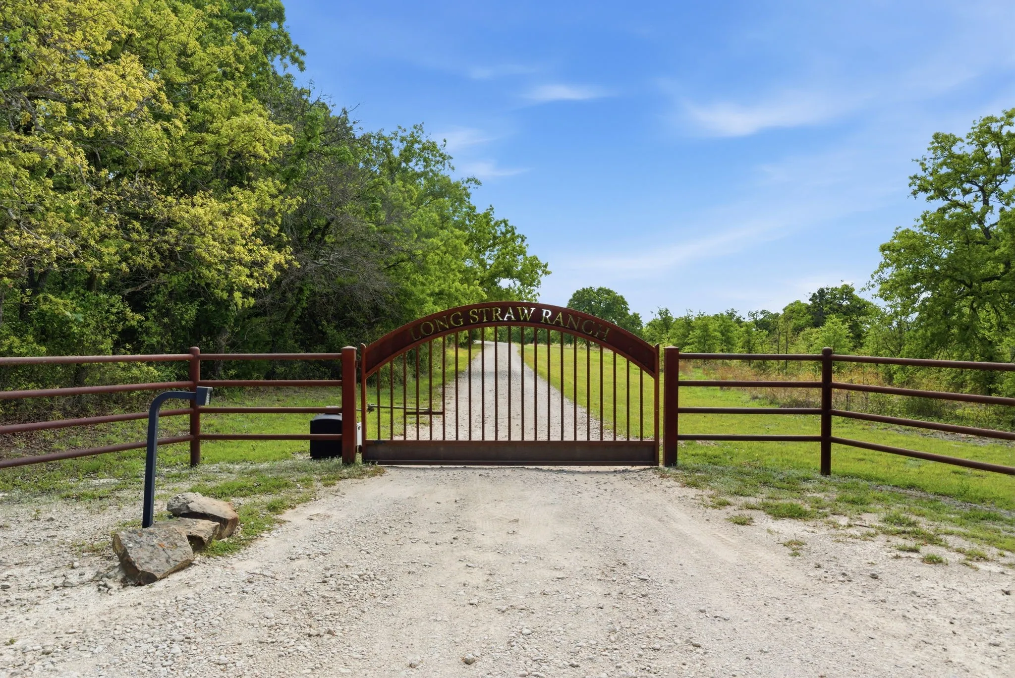 Farm For Sale in Montague County , 2197 Netherly Lane, Forestburg, Texas 76239, 2 Bedroom, 3 Bathroom, Garage spaces, 4,224 Sqft, built in 2014, mls#21239265, Real Estate Agent in Forestburg, Homes For Sale in Montague county, Homes For Sale in Forestburg, Realtor in Forestburg Texas, Real Estate Brokerage Independent Realty Texas, Luminita Cordes Realtor