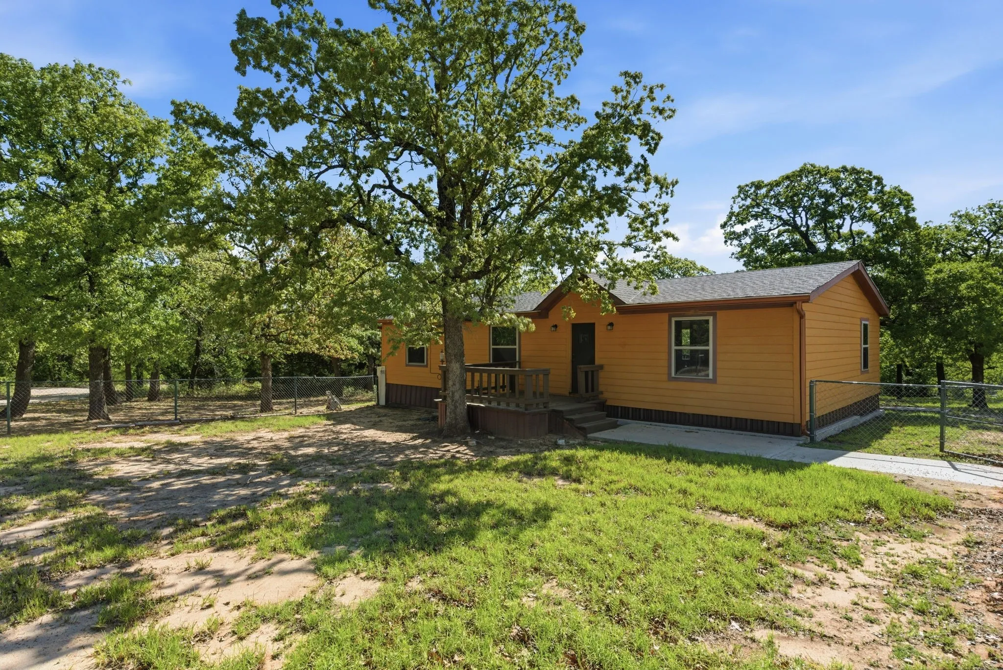 Farm For Sale in Montague County , 2197 Netherly Lane, Forestburg, Texas 76239, 2 Bedroom, 3 Bathroom, Garage spaces, 4,224 Sqft, built in 2014, mls#21239265, Real Estate Agent in Forestburg, Homes For Sale in Montague county, Homes For Sale in Forestburg, Realtor in Forestburg Texas, Real Estate Brokerage Independent Realty Texas, Luminita Cordes Realtor