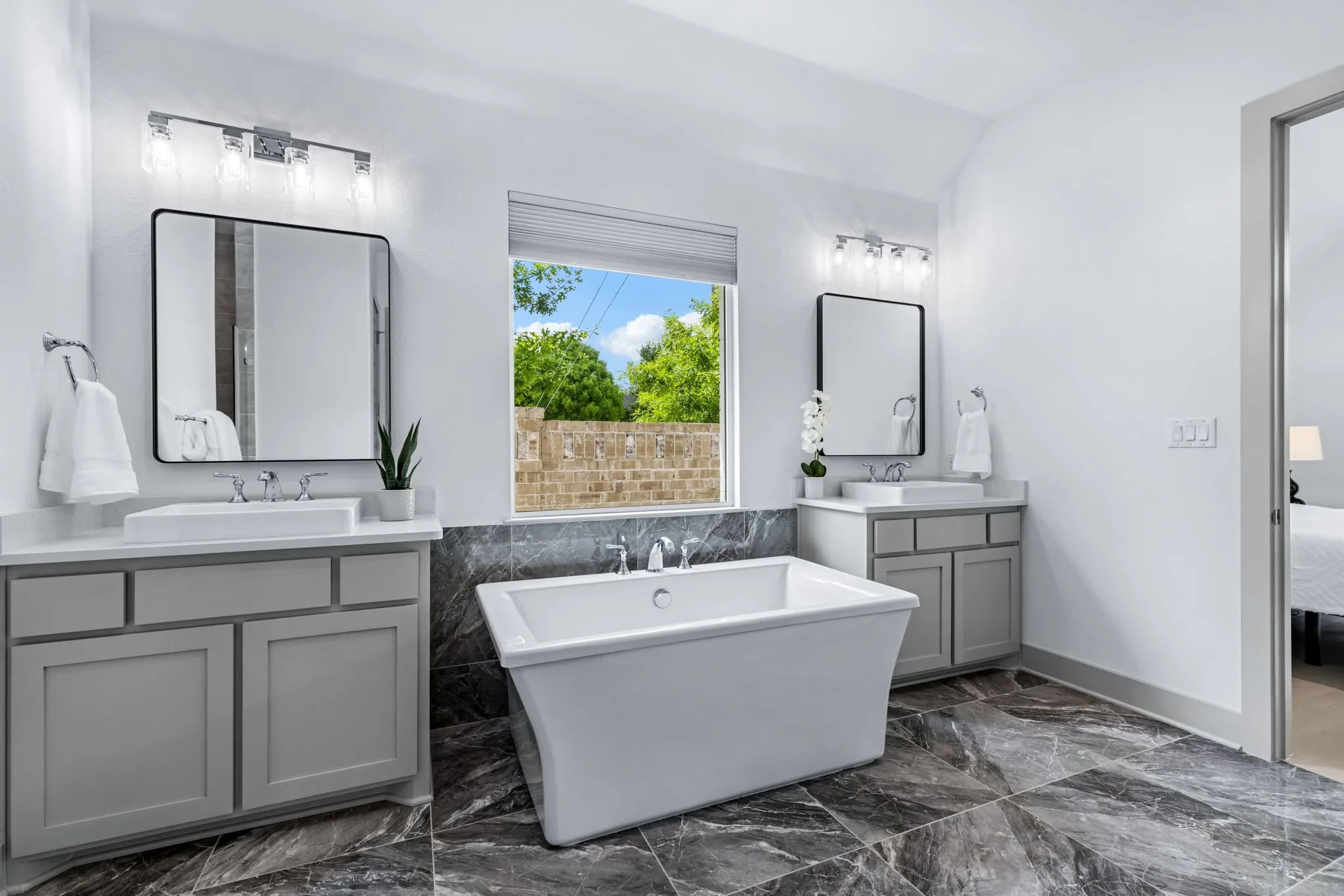Single Family Residence For Sale in Collin County , 6252 Rocca Valle Drive, Mc Kinney, Texas 75071, 4 Bedroom, 3 Bathroom, 3 Garage spaces, 3,098 Sqft, built in 2022, Preowned, mls#21236782, Real Estate Agent in Mc Kinney, Homes For Sale in Collin county, Homes For Sale in Mc Kinney, Realtor in Mc Kinney Texas, Real Estate Brokerage Independent Realty Texas, Luminita Cordes Realtor