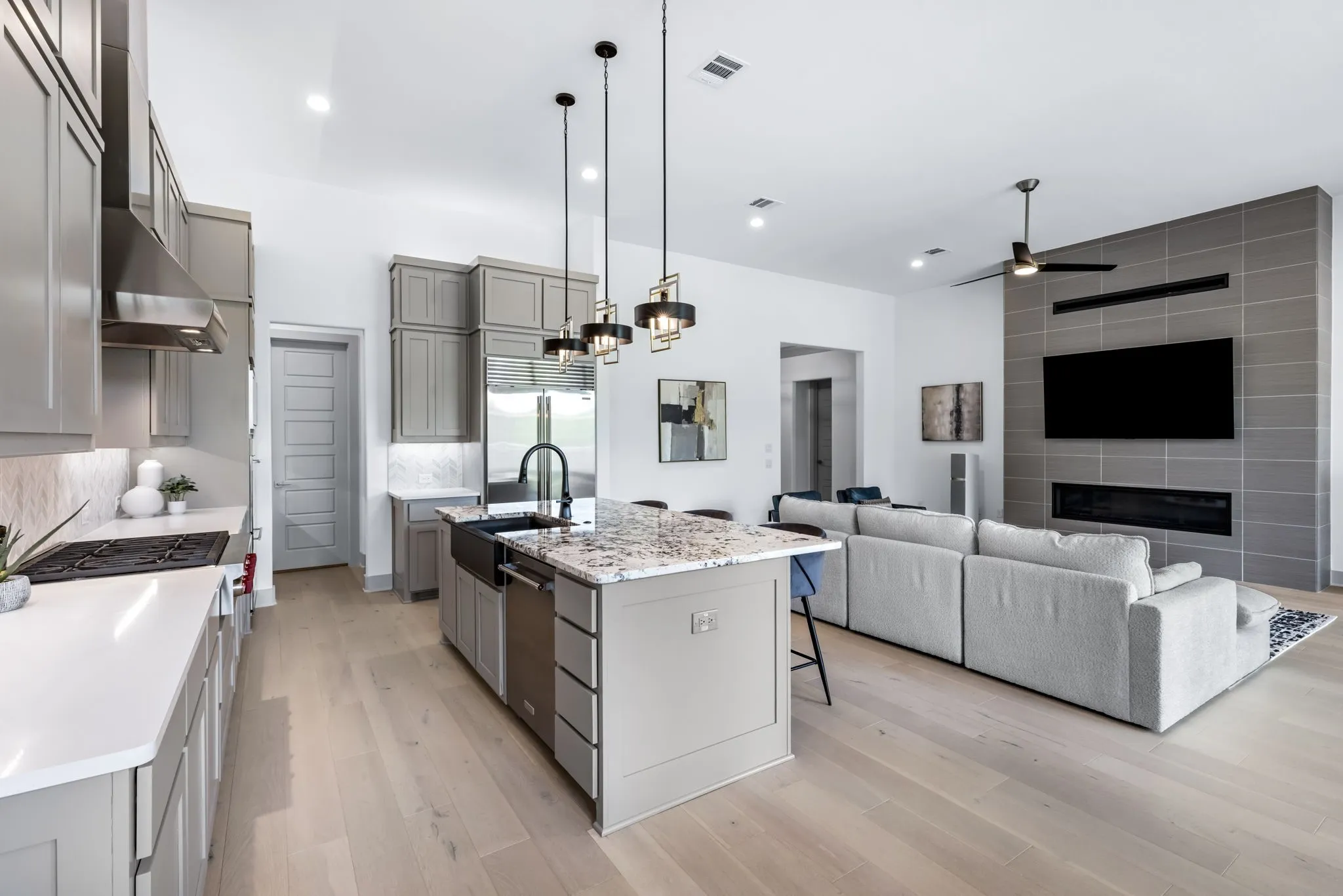 Single Family Residence For Sale in Collin County , 6252 Rocca Valle Drive, Mc Kinney, Texas 75071, 4 Bedroom, 3 Bathroom, 3 Garage spaces, 3,098 Sqft, built in 2022, Preowned, mls#21236782, Real Estate Agent in Mc Kinney, Homes For Sale in Collin county, Homes For Sale in Mc Kinney, Realtor in Mc Kinney Texas, Real Estate Brokerage Independent Realty Texas, Luminita Cordes Realtor