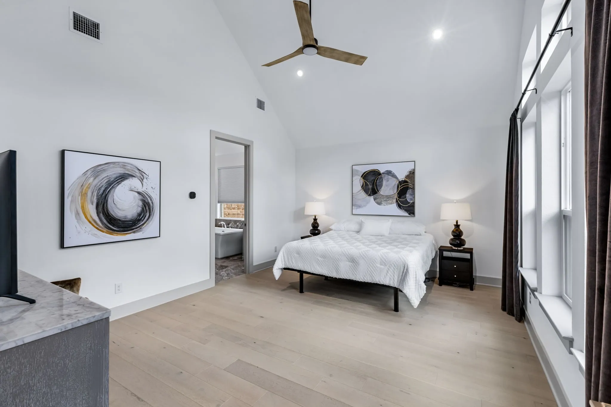 Single Family Residence For Sale in Collin County , 6252 Rocca Valle Drive, Mc Kinney, Texas 75071, 4 Bedroom, 3 Bathroom, 3 Garage spaces, 3,098 Sqft, built in 2022, Preowned, mls#21236782, Real Estate Agent in Mc Kinney, Homes For Sale in Collin county, Homes For Sale in Mc Kinney, Realtor in Mc Kinney Texas, Real Estate Brokerage Independent Realty Texas, Luminita Cordes Realtor