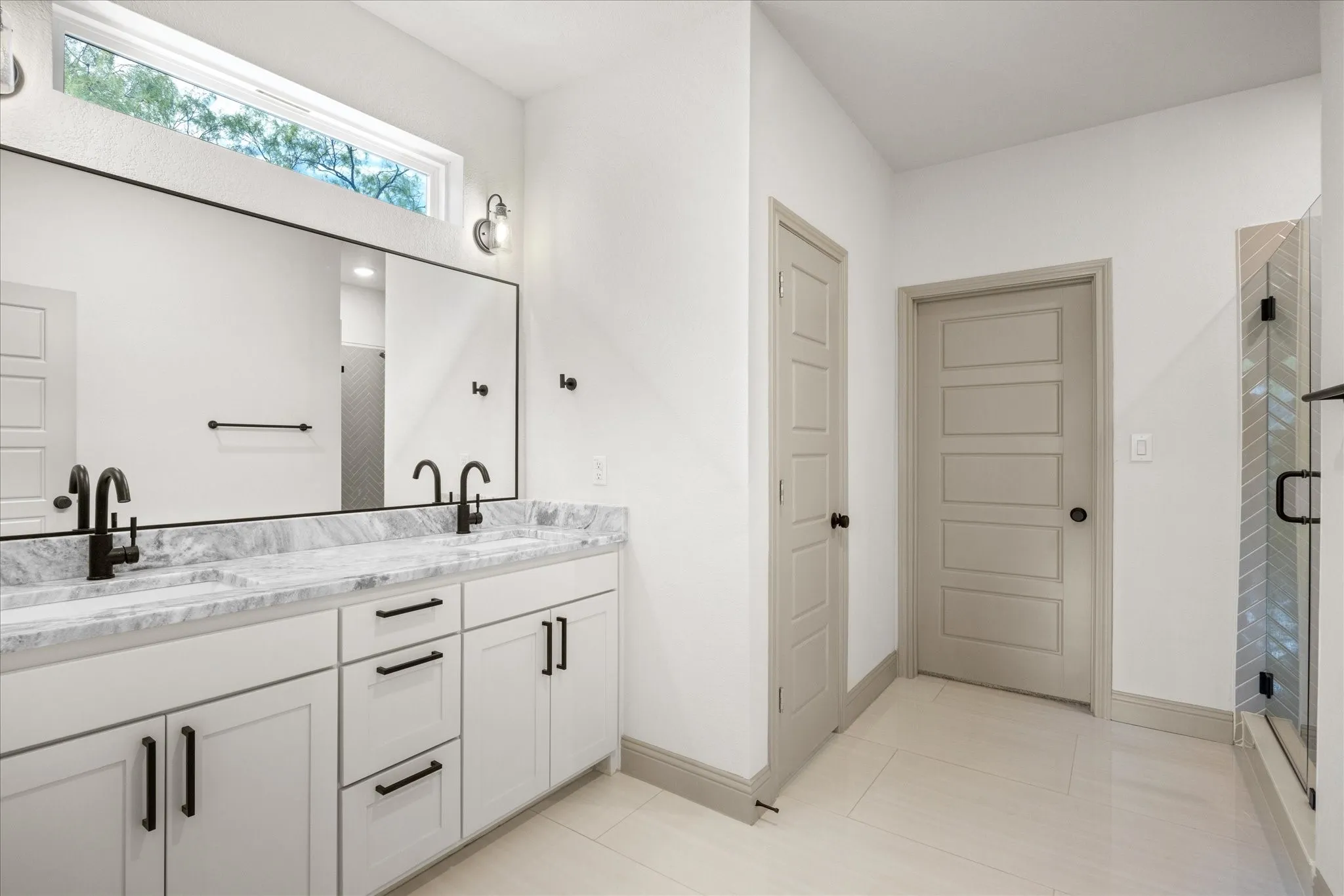 Single Family Residence For Sale in Hood County , 5707 Stonegate Circle, Granbury, Texas 76048, 3 Bedroom, 2 Bathroom, 2 Garage spaces, 1,619 Sqft, built in 2024, mls#21234718, Real Estate Agent in Granbury, Homes For Sale in Hood county, Homes For Sale in Granbury, Realtor in Granbury Texas, Real Estate Brokerage Independent Realty Texas, Luminita Cordes Realtor