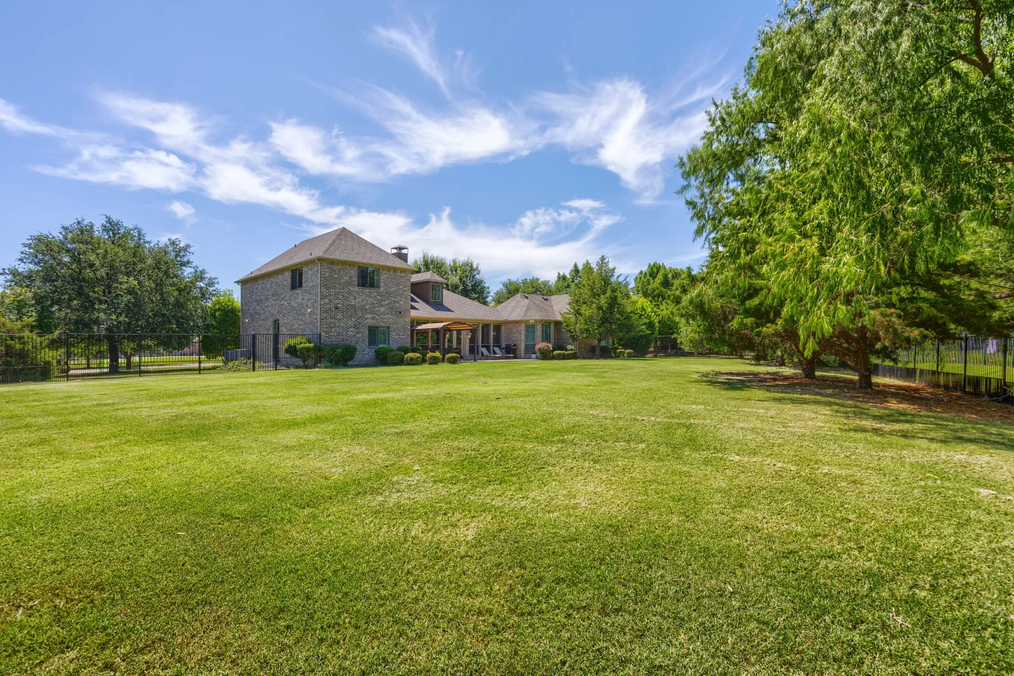 Single Family Residence For Sale in Collin County , 1751 Silverleaf Court, Prosper, Texas 75078, 4 Bedroom, 5 Bathroom, 3 Garage spaces, 5,328 Sqft, built in 2004, mls#21218387, Real Estate Agent in Prosper, Homes For Sale in Collin county, Homes For Sale in Prosper, Realtor in Prosper Texas, Real Estate Brokerage Independent Realty Texas, Luminita Cordes Realtor
