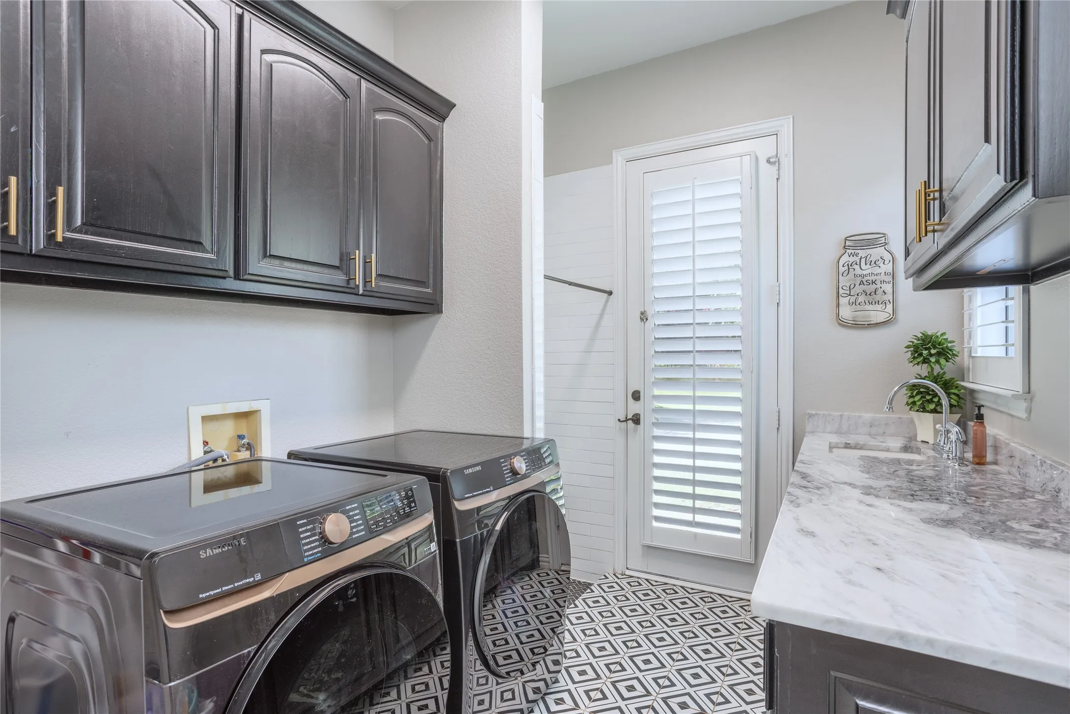 Single Family Residence For Sale in Collin County , 1751 Silverleaf Court, Prosper, Texas 75078, 4 Bedroom, 5 Bathroom, 3 Garage spaces, 5,328 Sqft, built in 2004, mls#21218387, Real Estate Agent in Prosper, Homes For Sale in Collin county, Homes For Sale in Prosper, Realtor in Prosper Texas, Real Estate Brokerage Independent Realty Texas, Luminita Cordes Realtor