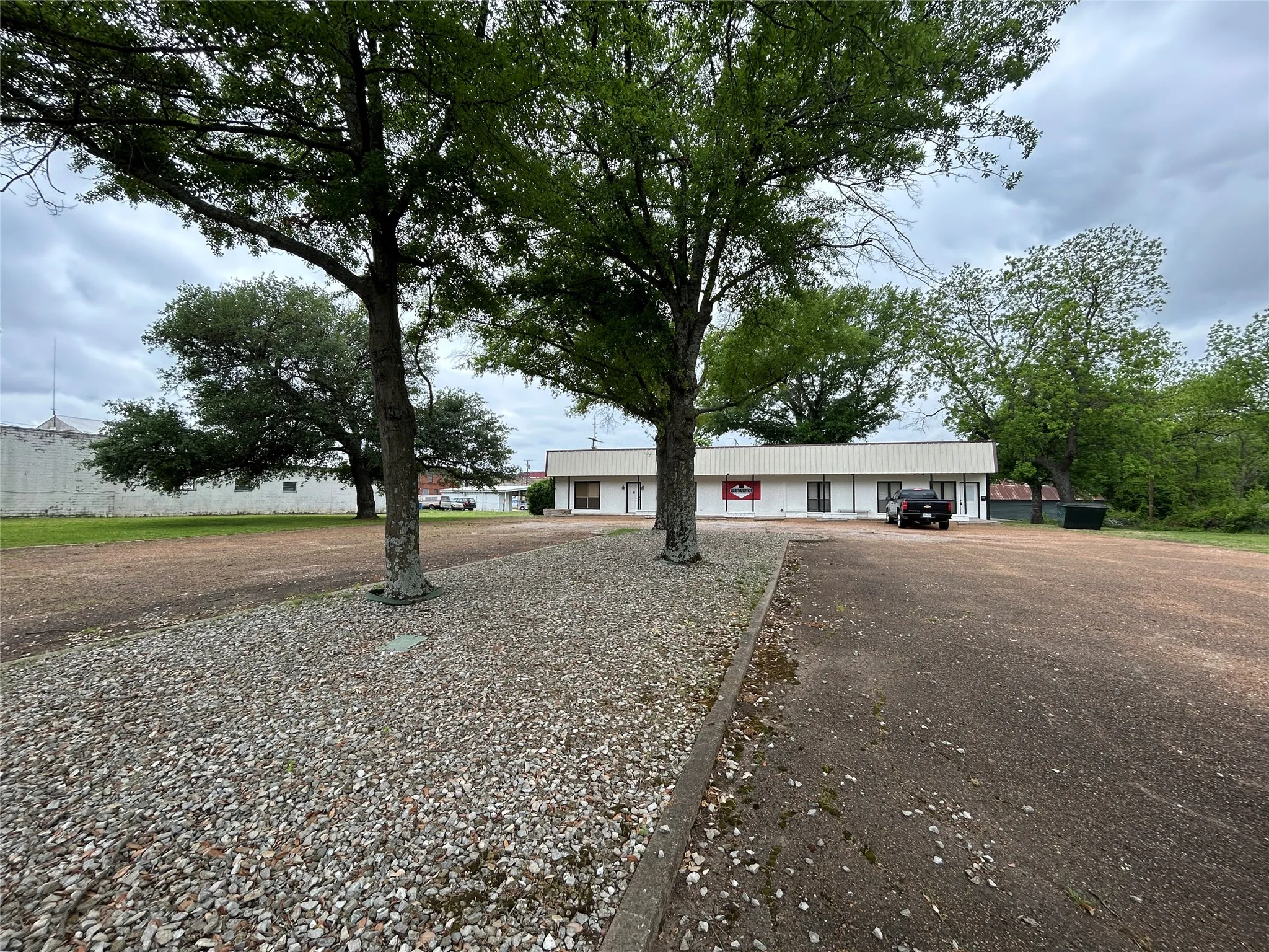 Office For Sale in Hunt County , 1021 Park Street, Commerce, Texas 75428, 0, 0, Garage spaces, 0 Sqft, built in 1975, Preowned, mls#21239339, Real Estate Agent in Commerce, Homes For Sale in Hunt county, Homes For Sale in Commerce, Realtor in Commerce Texas, Real Estate Brokerage Independent Realty Texas, Luminita Cordes Realtor