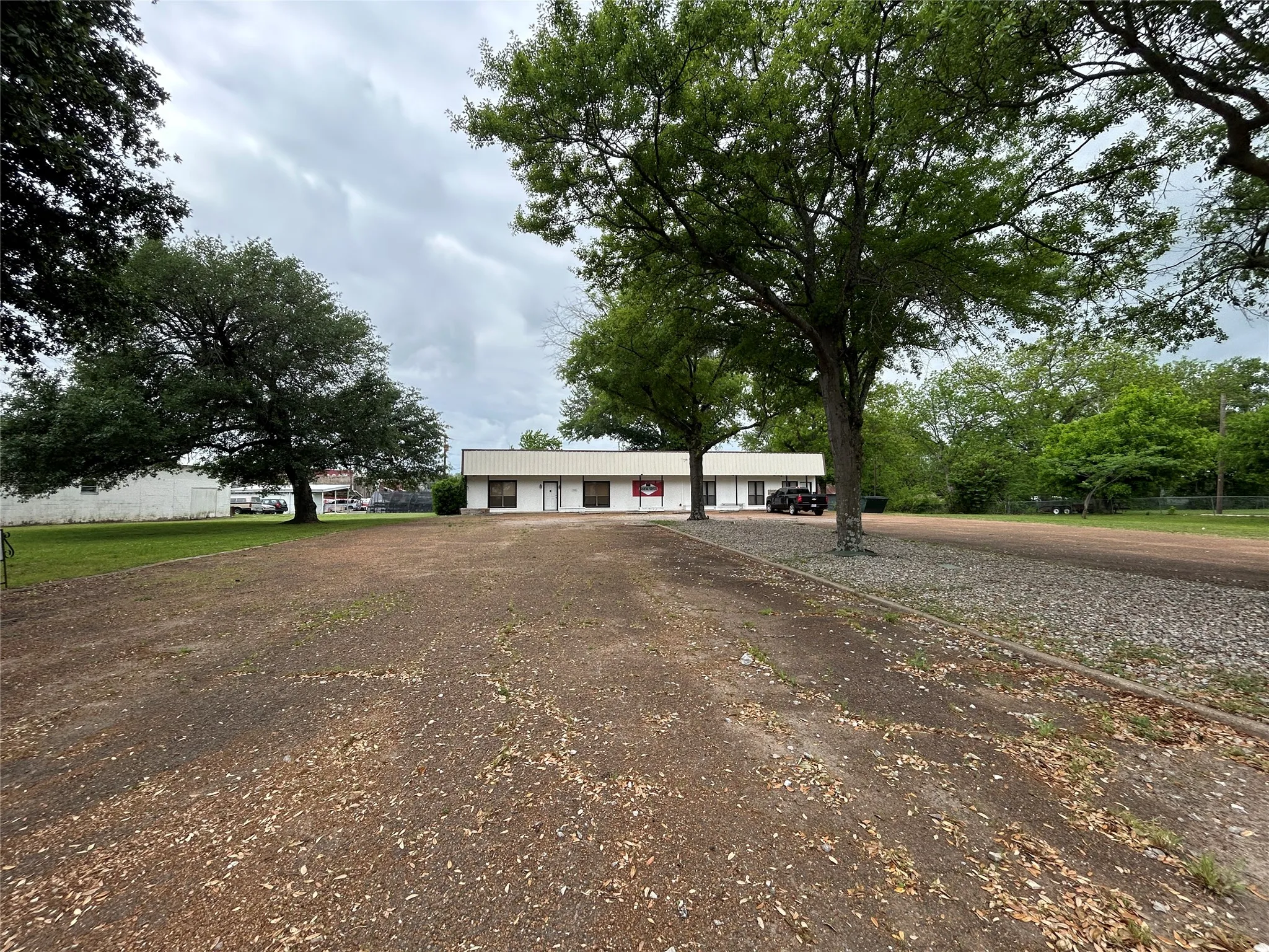 Office For Sale in Hunt County , 1021 Park Street, Commerce, Texas 75428, 0, 0, Garage spaces, 0 Sqft, built in 1975, Preowned, mls#21239339, Real Estate Agent in Commerce, Homes For Sale in Hunt county, Homes For Sale in Commerce, Realtor in Commerce Texas, Real Estate Brokerage Independent Realty Texas, Luminita Cordes Realtor