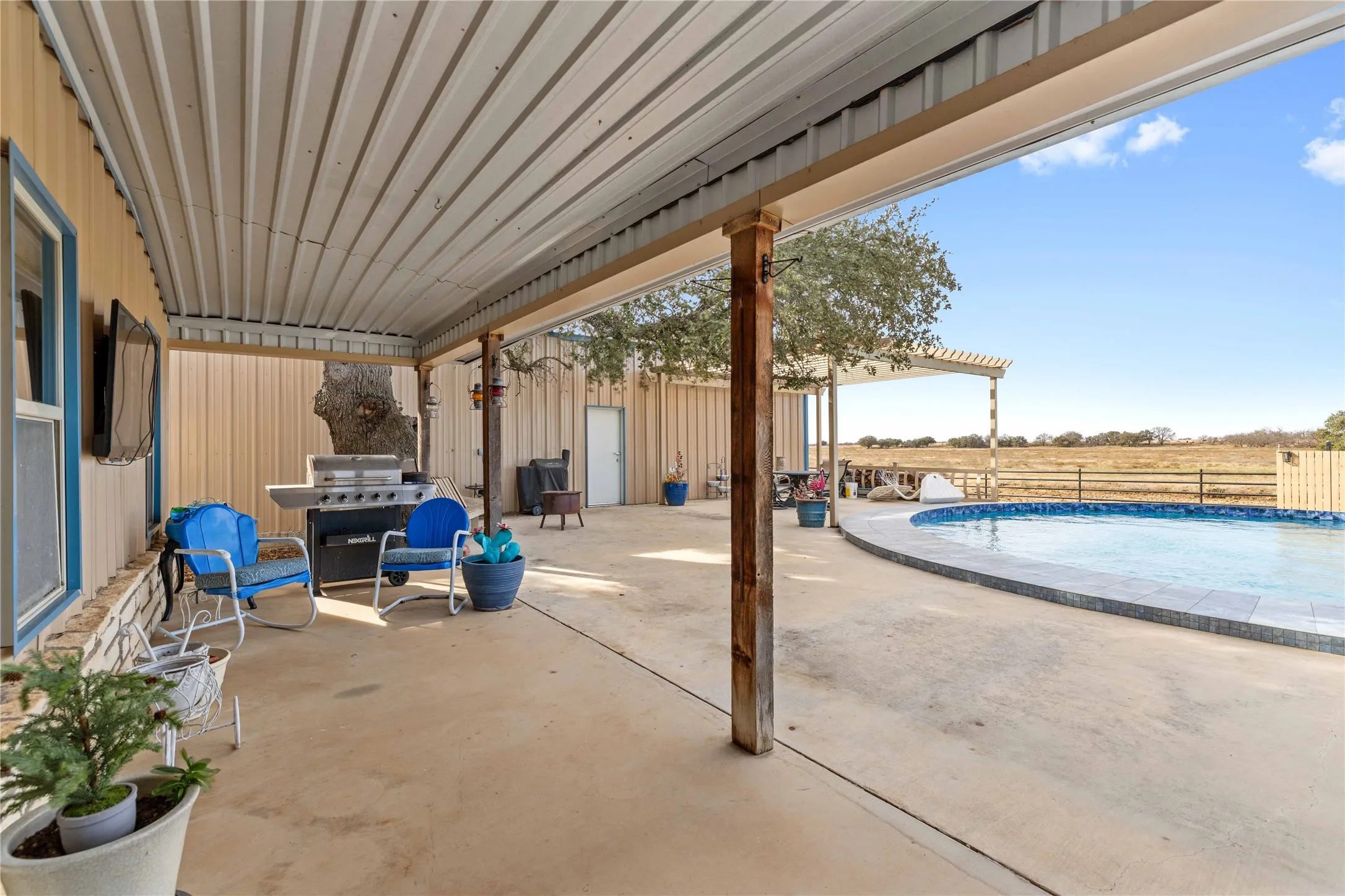 Farm For Sale in Brown County , 6500A Fm 586, Bangs, Texas 76823, 3 Bedroom, 2 Bathroom, 2 Garage spaces, 1,804 Sqft, built in 0, Price $1,500,000, mls#21239029, Real Estate Agent in Bangs, Homes For Sale in Brown county, Homes For Sale in Bangs, Realtor in Bangs Texas, Real Estate Brokerage Independent Realty Texas, Luminita Cordes Realtor
