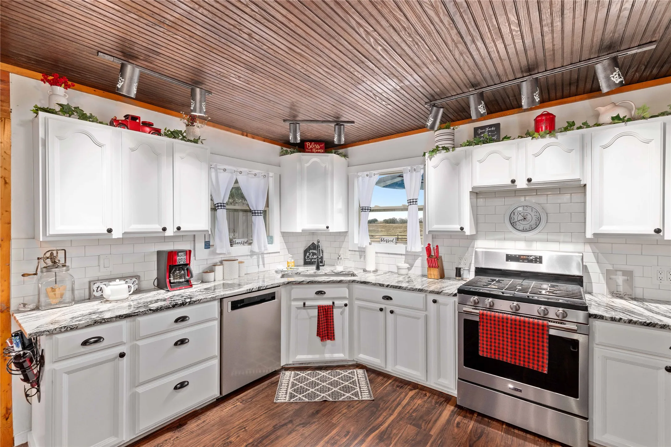 Farm For Sale in Brown County , 6500A Fm 586, Bangs, Texas 76823, 3 Bedroom, 2 Bathroom, 2 Garage spaces, 1,804 Sqft, built in 0, Price $1,500,000, mls#21239029, Real Estate Agent in Bangs, Homes For Sale in Brown county, Homes For Sale in Bangs, Realtor in Bangs Texas, Real Estate Brokerage Independent Realty Texas, Luminita Cordes Realtor