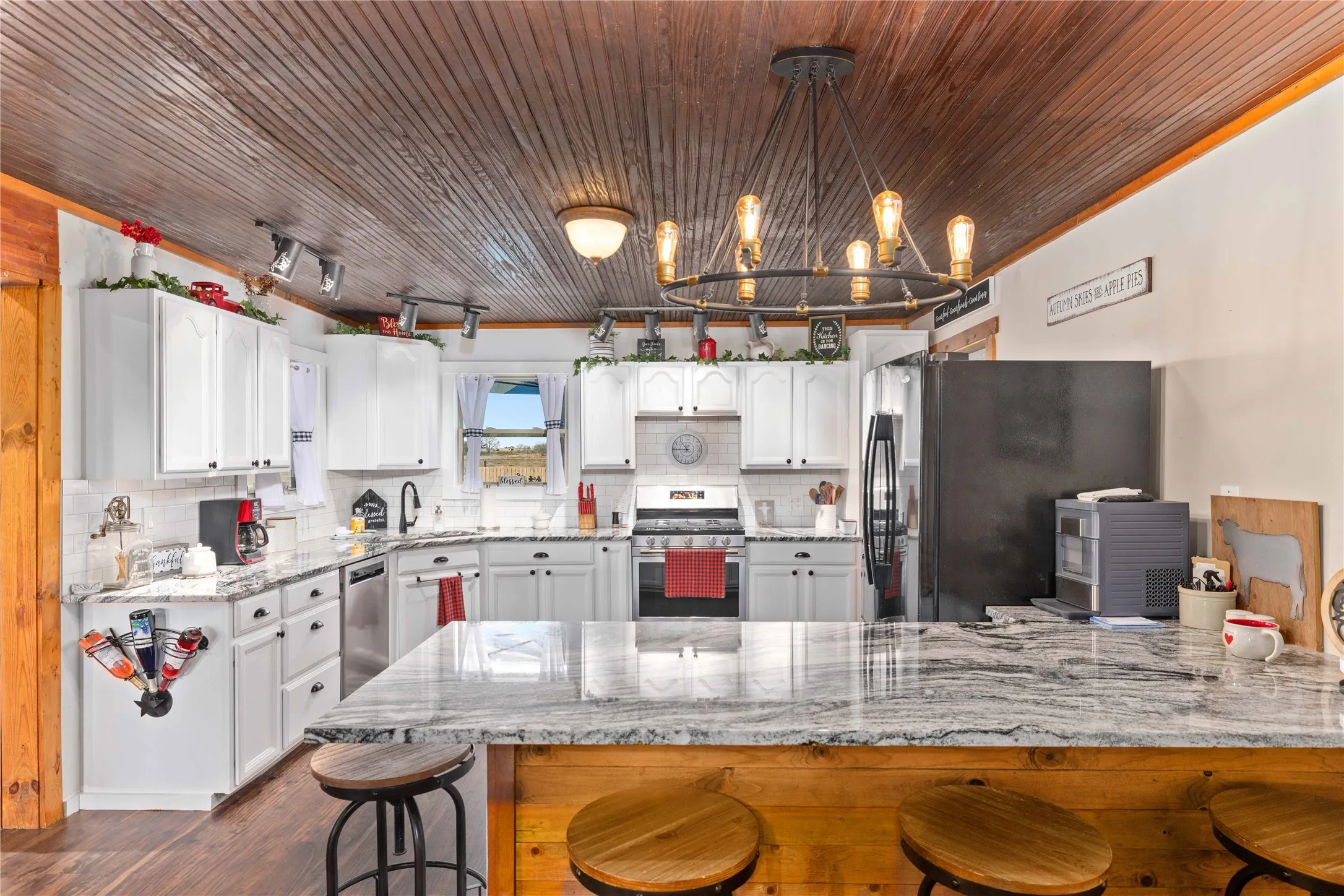 Farm For Sale in Brown County , 6500A Fm 586, Bangs, Texas 76823, 3 Bedroom, 2 Bathroom, 2 Garage spaces, 1,804 Sqft, built in 0, Price $1,500,000, mls#21239029, Real Estate Agent in Bangs, Homes For Sale in Brown county, Homes For Sale in Bangs, Realtor in Bangs Texas, Real Estate Brokerage Independent Realty Texas, Luminita Cordes Realtor
