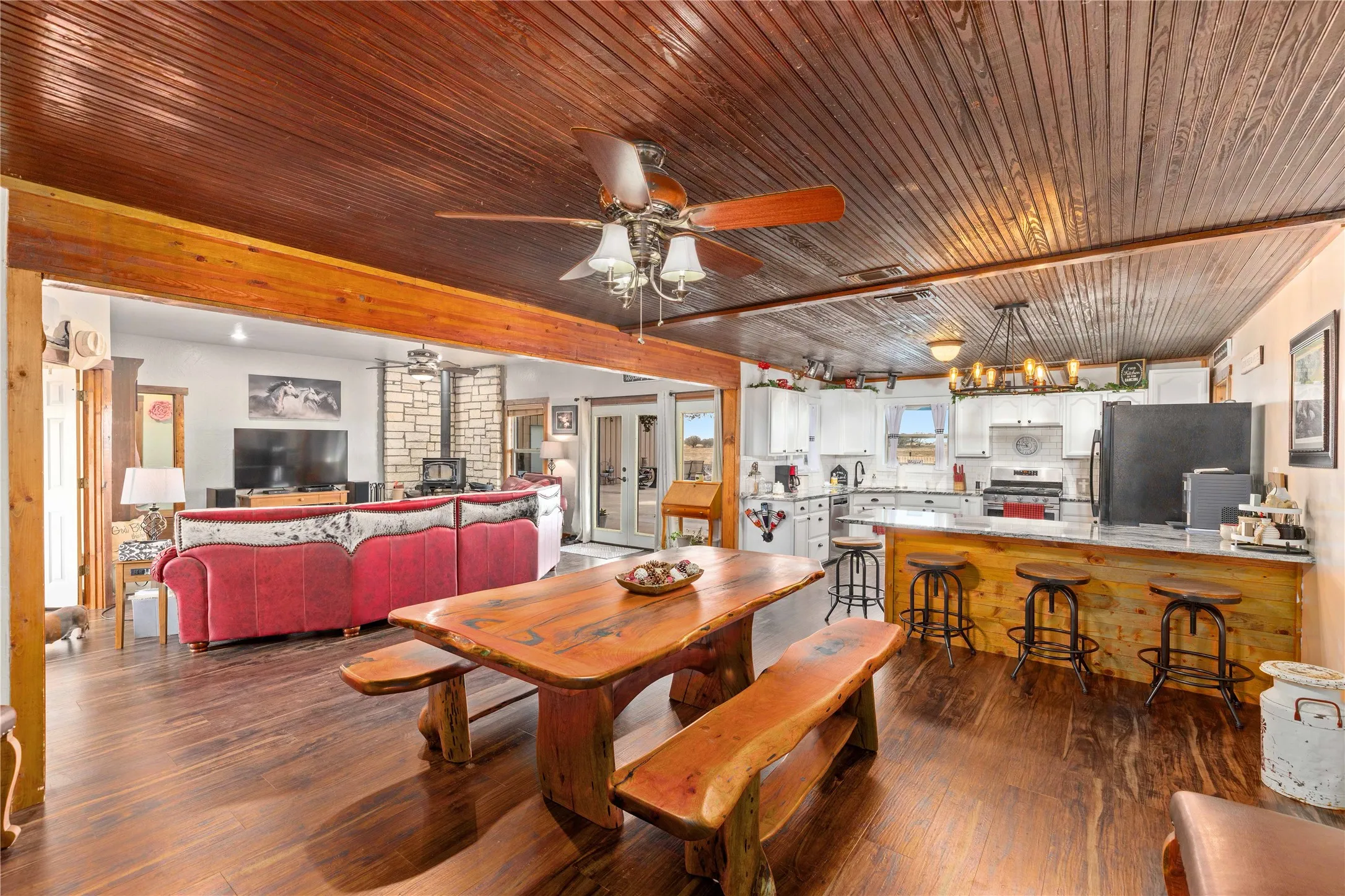 Farm For Sale in Brown County , 6500A Fm 586, Bangs, Texas 76823, 3 Bedroom, 2 Bathroom, 2 Garage spaces, 1,804 Sqft, built in 0, Price $1,500,000, mls#21239029, Real Estate Agent in Bangs, Homes For Sale in Brown county, Homes For Sale in Bangs, Realtor in Bangs Texas, Real Estate Brokerage Independent Realty Texas, Luminita Cordes Realtor