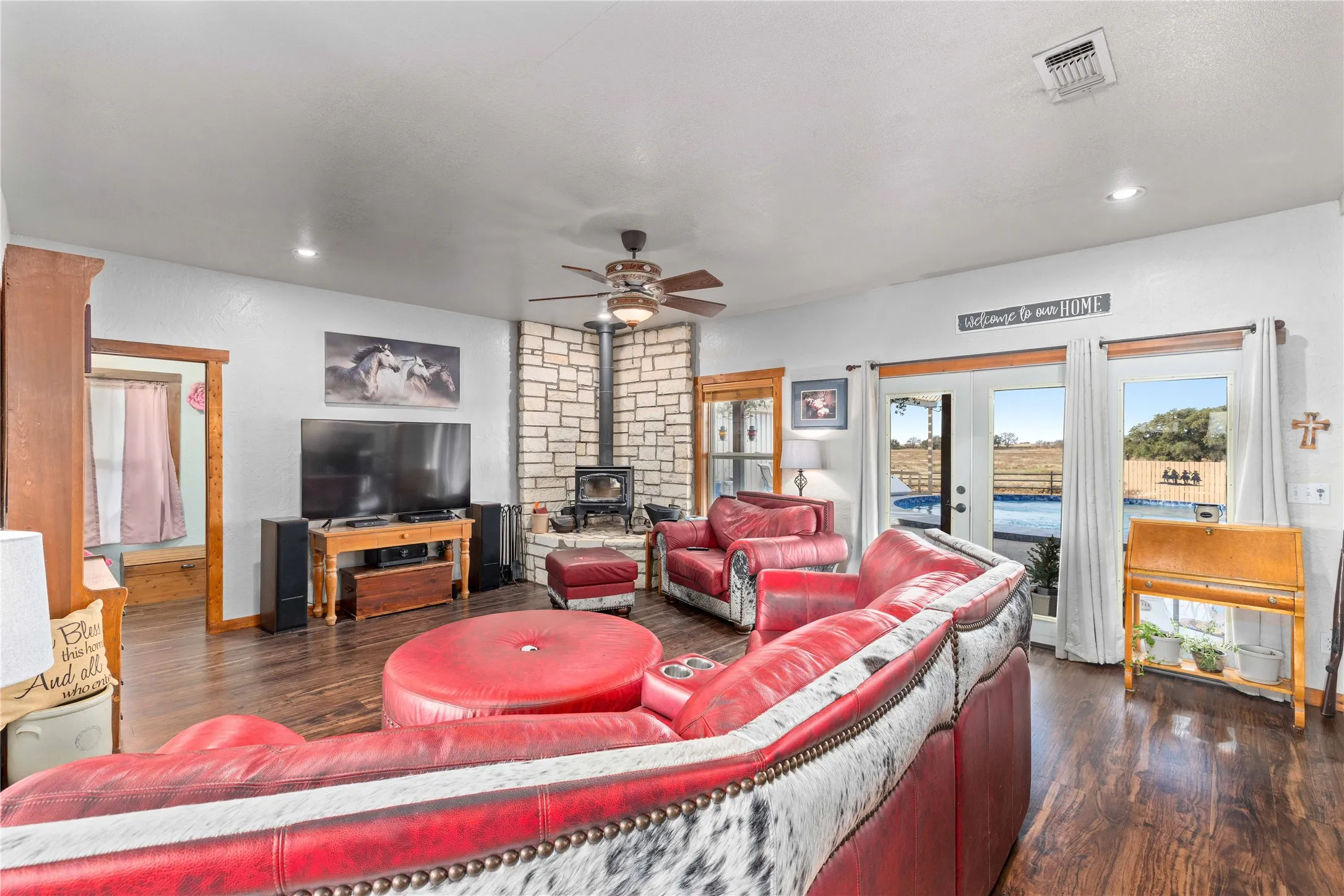 Farm For Sale in Brown County , 6500A Fm 586, Bangs, Texas 76823, 3 Bedroom, 2 Bathroom, 2 Garage spaces, 1,804 Sqft, built in 0, Price $1,500,000, mls#21239029, Real Estate Agent in Bangs, Homes For Sale in Brown county, Homes For Sale in Bangs, Realtor in Bangs Texas, Real Estate Brokerage Independent Realty Texas, Luminita Cordes Realtor