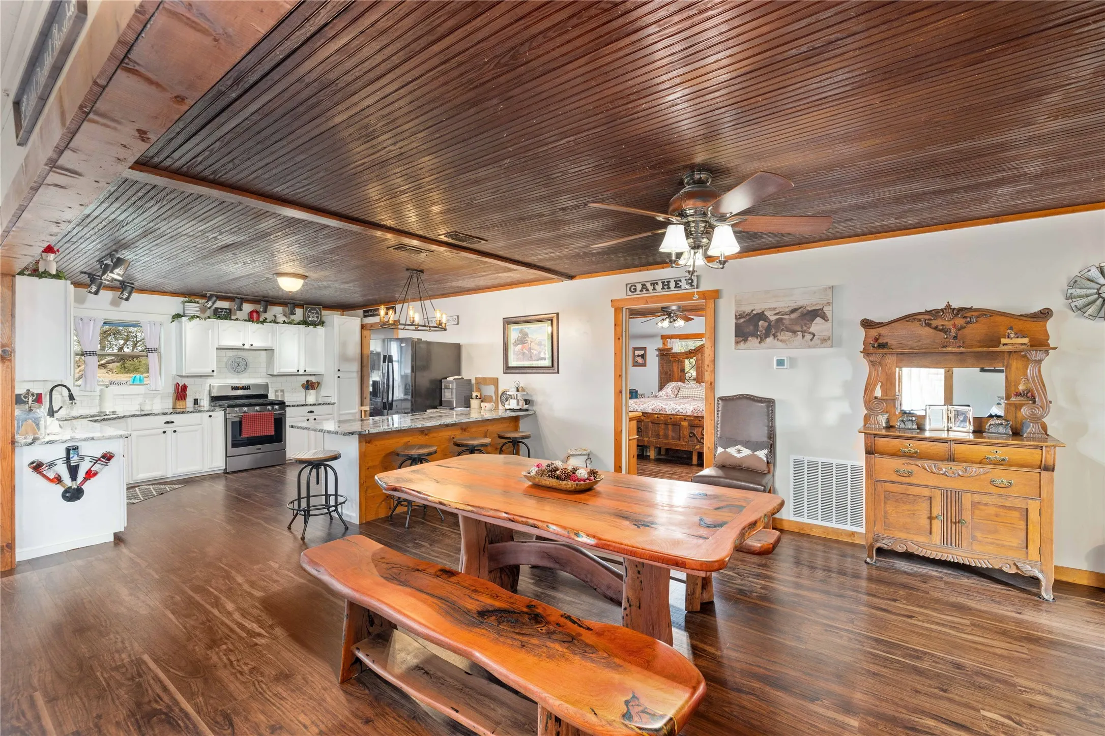 Farm For Sale in Brown County , 6500A Fm 586, Bangs, Texas 76823, 3 Bedroom, 2 Bathroom, 2 Garage spaces, 1,804 Sqft, built in 0, Price $1,500,000, mls#21239029, Real Estate Agent in Bangs, Homes For Sale in Brown county, Homes For Sale in Bangs, Realtor in Bangs Texas, Real Estate Brokerage Independent Realty Texas, Luminita Cordes Realtor