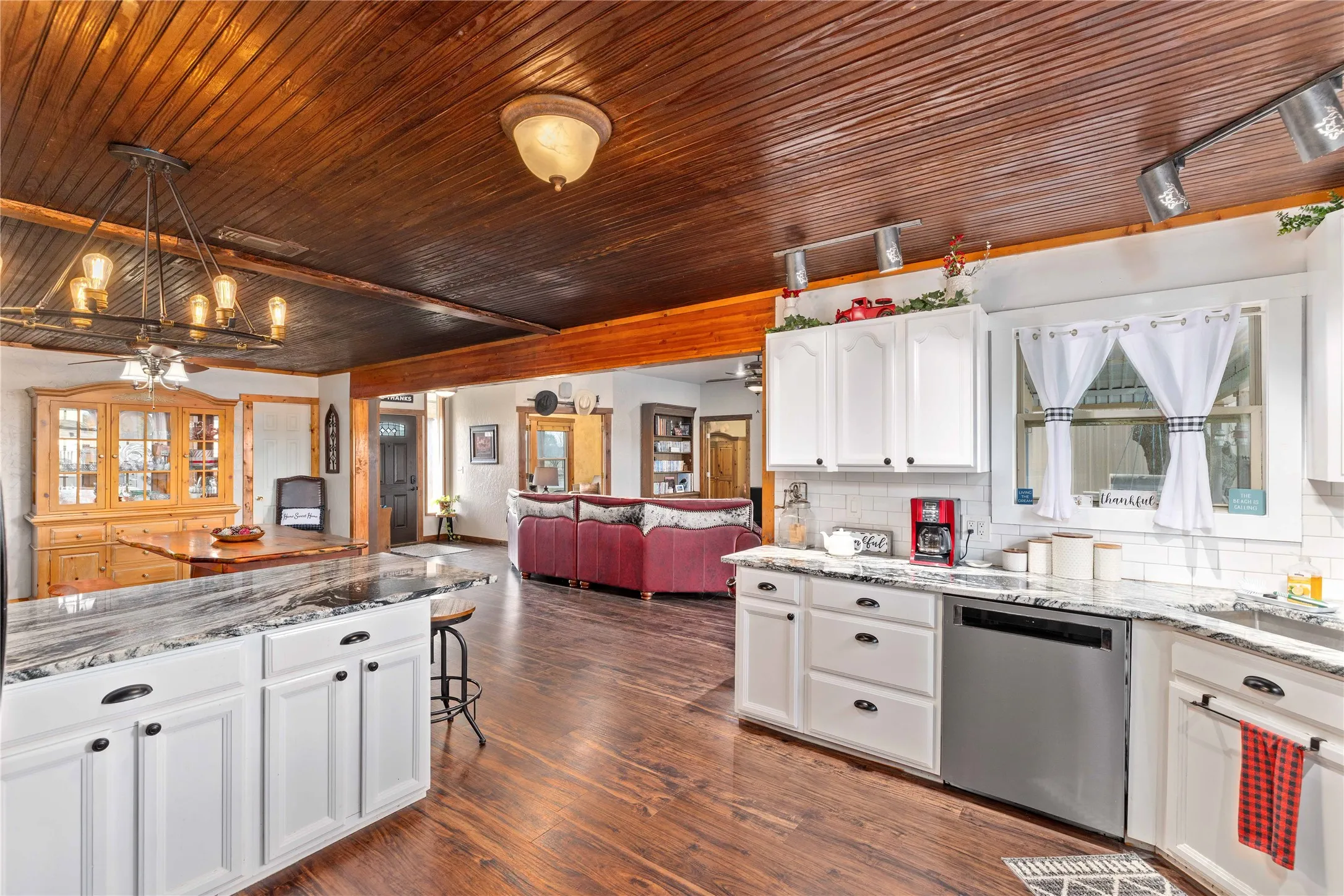 Farm For Sale in Brown County , 6500A Fm 586, Bangs, Texas 76823, 3 Bedroom, 2 Bathroom, 2 Garage spaces, 1,804 Sqft, built in 0, Price $1,500,000, mls#21239029, Real Estate Agent in Bangs, Homes For Sale in Brown county, Homes For Sale in Bangs, Realtor in Bangs Texas, Real Estate Brokerage Independent Realty Texas, Luminita Cordes Realtor