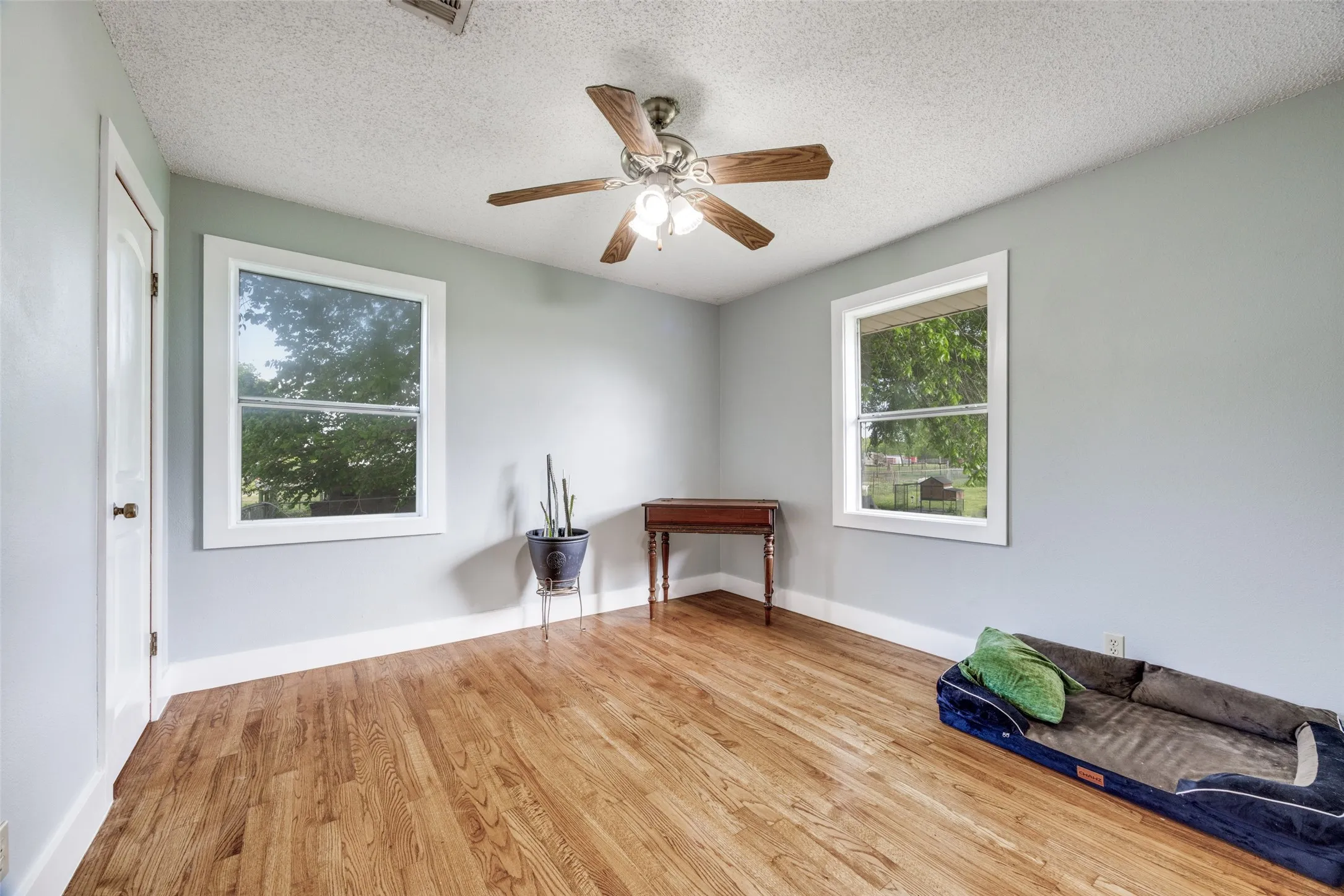 Single Family Residence For Sale in Grayson County , 4440 Dripping Springs Road, Sherman, Texas 75090, 3 Bedroom, 2 Bathroom, Garage spaces, 1,286 Sqft, built in 2001, Preowned, Price $380,000, mls#21228256, Real Estate Agent in Sherman, Homes For Sale in Grayson county, Homes For Sale in Sherman, Realtor in Sherman Texas, Real Estate Brokerage Independent Realty Texas, Luminita Cordes Realtor