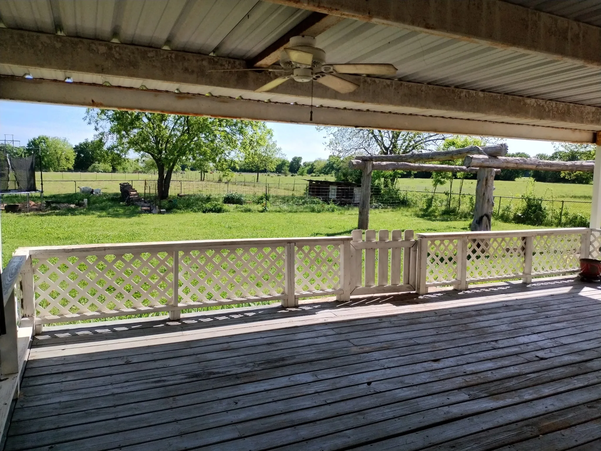Single Family Residence For Sale in Grayson County , 4440 Dripping Springs Road, Sherman, Texas 75090, 3 Bedroom, 2 Bathroom, Garage spaces, 1,286 Sqft, built in 2001, Preowned, Price $380,000, mls#21228256, Real Estate Agent in Sherman, Homes For Sale in Grayson county, Homes For Sale in Sherman, Realtor in Sherman Texas, Real Estate Brokerage Independent Realty Texas, Luminita Cordes Realtor