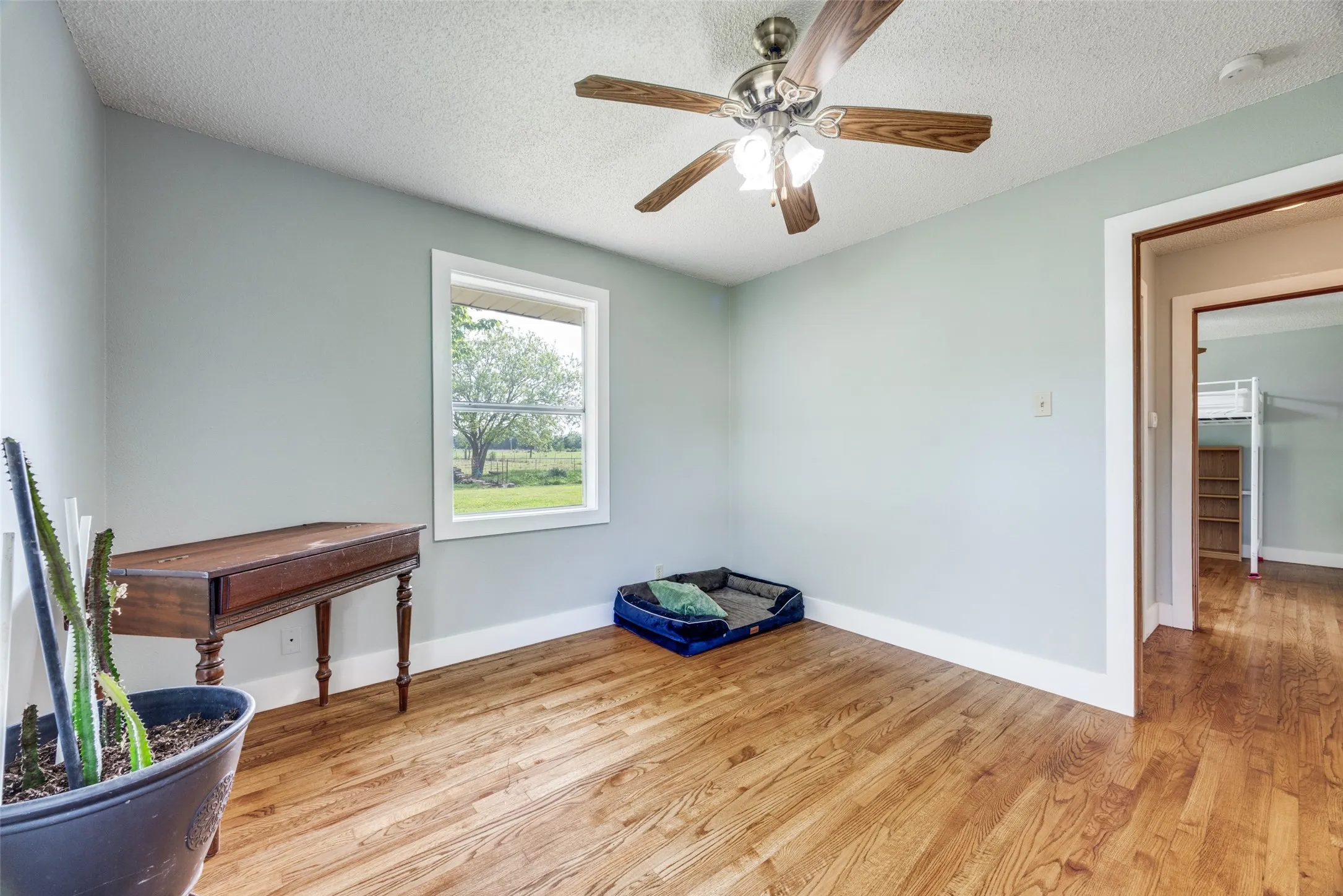 Single Family Residence For Sale in Grayson County , 4440 Dripping Springs Road, Sherman, Texas 75090, 3 Bedroom, 2 Bathroom, Garage spaces, 1,286 Sqft, built in 2001, Preowned, Price $380,000, mls#21228256, Real Estate Agent in Sherman, Homes For Sale in Grayson county, Homes For Sale in Sherman, Realtor in Sherman Texas, Real Estate Brokerage Independent Realty Texas, Luminita Cordes Realtor