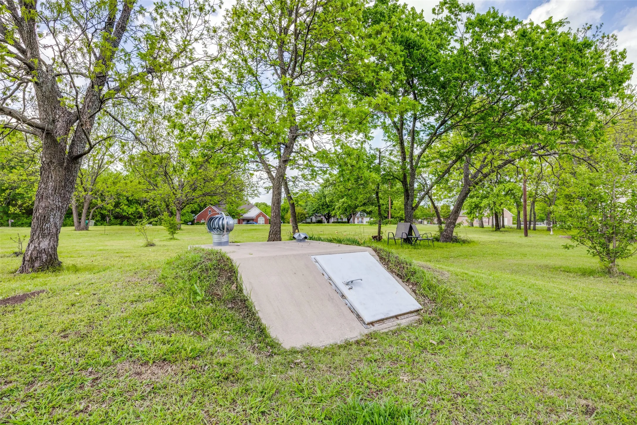 Single Family Residence For Sale in Grayson County , 4440 Dripping Springs Road, Sherman, Texas 75090, 3 Bedroom, 2 Bathroom, Garage spaces, 1,286 Sqft, built in 2001, Preowned, Price $380,000, mls#21228256, Real Estate Agent in Sherman, Homes For Sale in Grayson county, Homes For Sale in Sherman, Realtor in Sherman Texas, Real Estate Brokerage Independent Realty Texas, Luminita Cordes Realtor