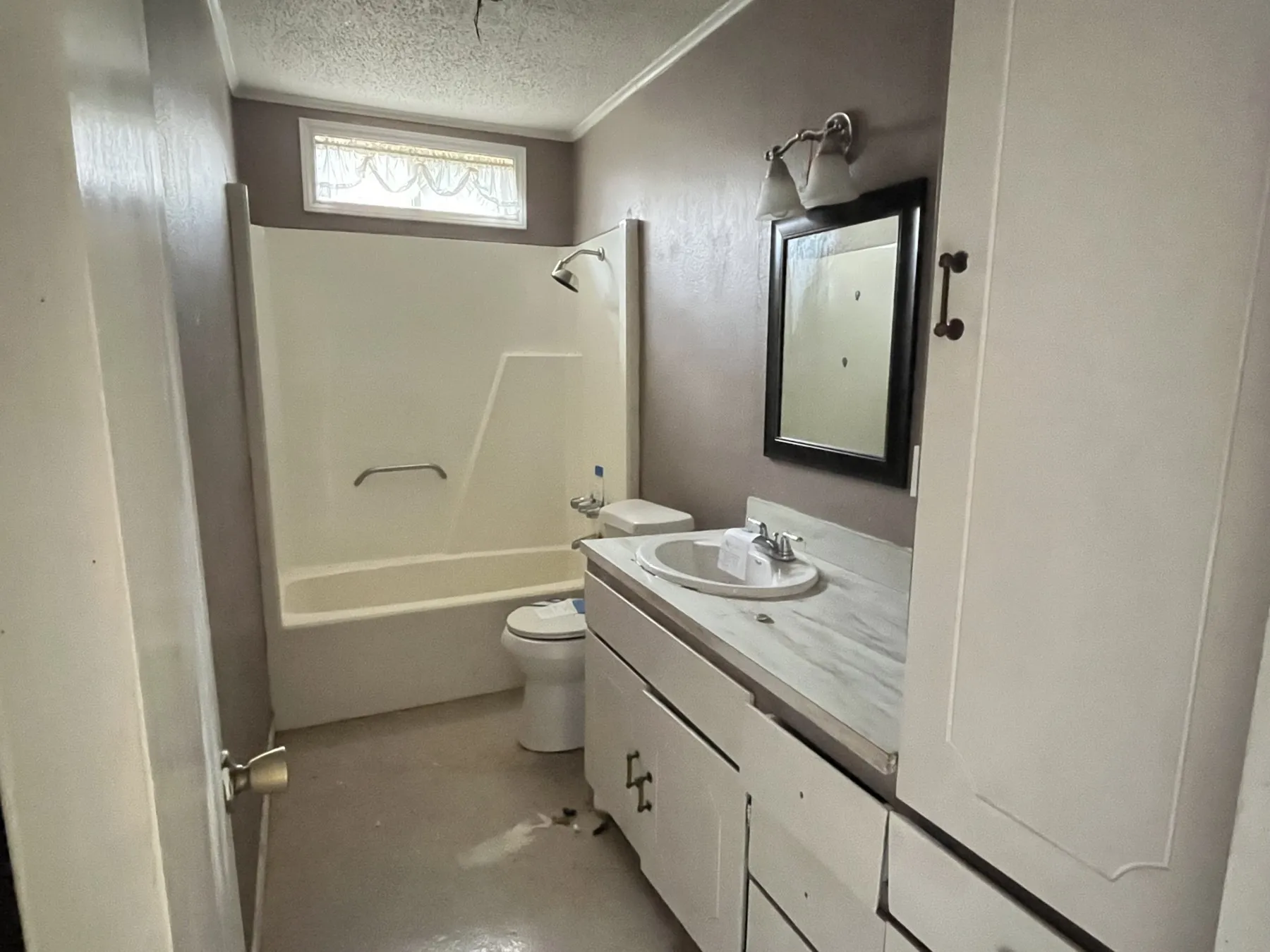 Single Family Residence For Sale in Brown County , 1309 Sherry Lane, Early, Texas 76802, 3 Bedroom, 2 Bathroom, 2 Garage spaces, 1,755 Sqft, built in 1978, mls#21239247, Real Estate Agent in Early, Homes For Sale in Brown county, Homes For Sale in Early, Realtor in Early Texas, Real Estate Brokerage Independent Realty Texas, Luminita Cordes Realtor