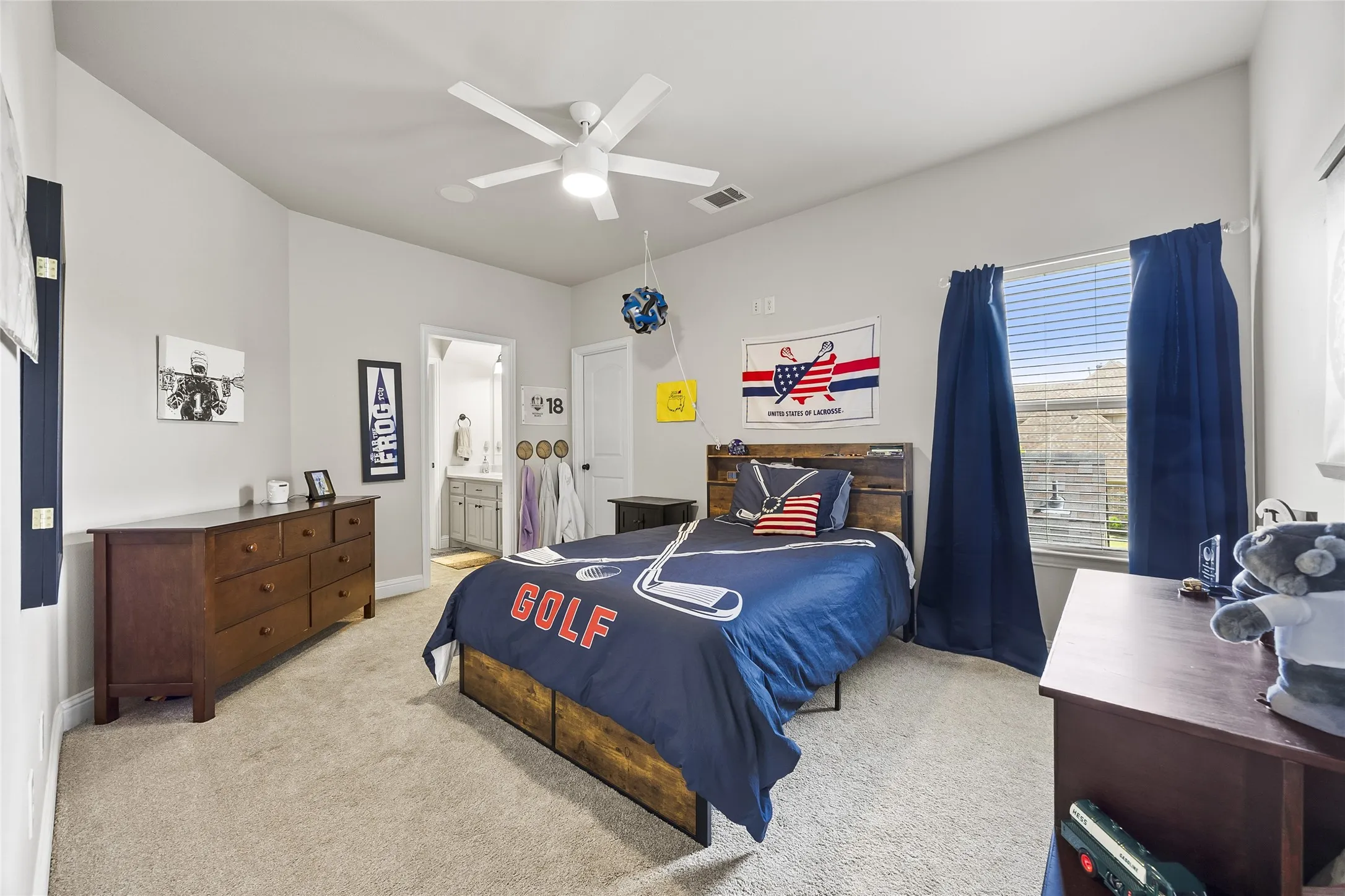 Single Family Residence For Sale in Rockwall County , 1 Kensington Drive, Heath, Texas 75032, 4 Bedroom, 4 Bathroom, 3 Garage spaces, 4,116 Sqft, built in 2005, mls#21237537, Real Estate Agent in Heath, Homes For Sale in Rockwall county, Homes For Sale in Heath, Realtor in Heath Texas, Real Estate Brokerage Independent Realty Texas, Luminita Cordes Realtor