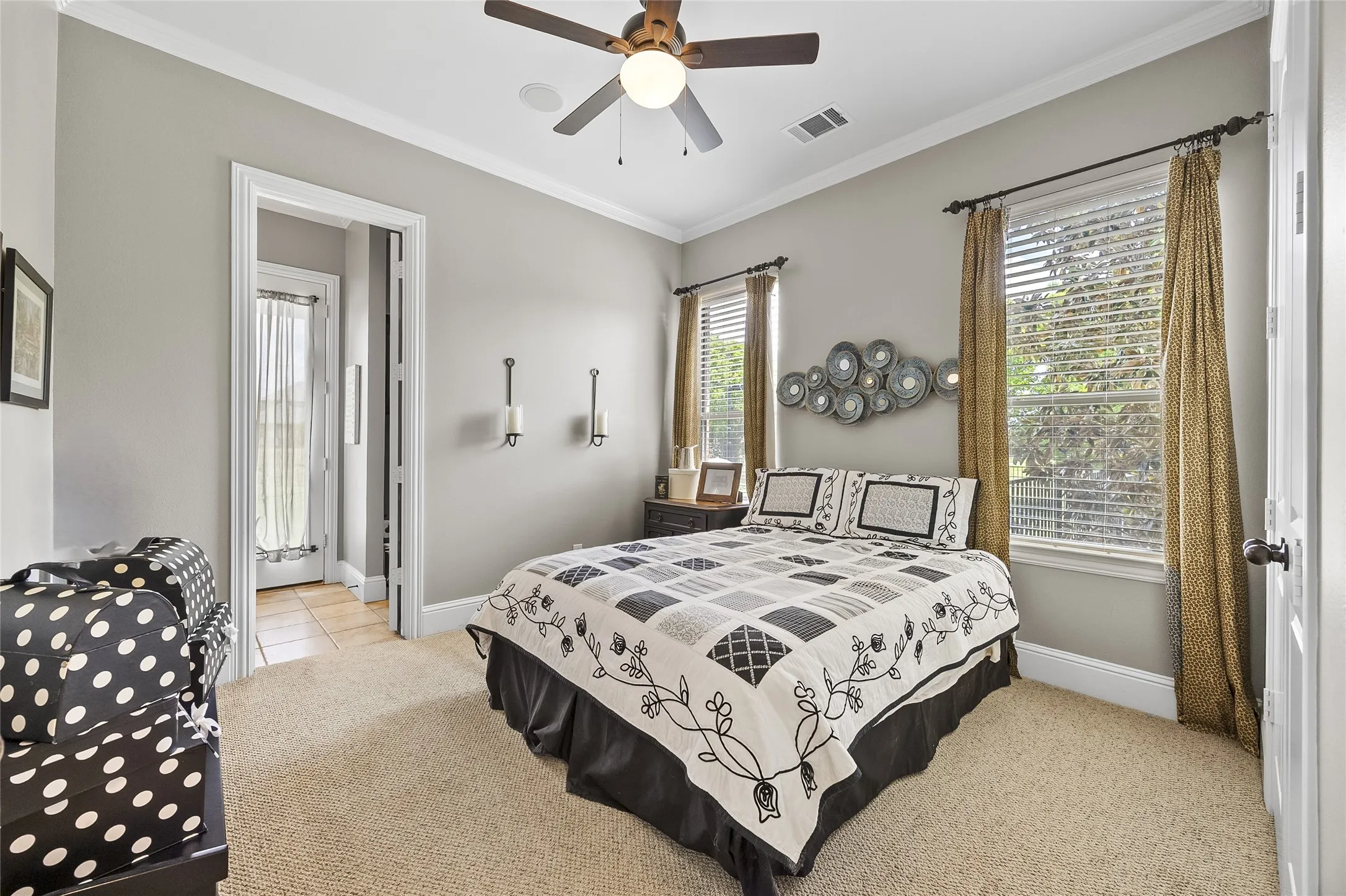 Single Family Residence For Sale in Rockwall County , 1 Kensington Drive, Heath, Texas 75032, 4 Bedroom, 4 Bathroom, 3 Garage spaces, 4,116 Sqft, built in 2005, mls#21237537, Real Estate Agent in Heath, Homes For Sale in Rockwall county, Homes For Sale in Heath, Realtor in Heath Texas, Real Estate Brokerage Independent Realty Texas, Luminita Cordes Realtor