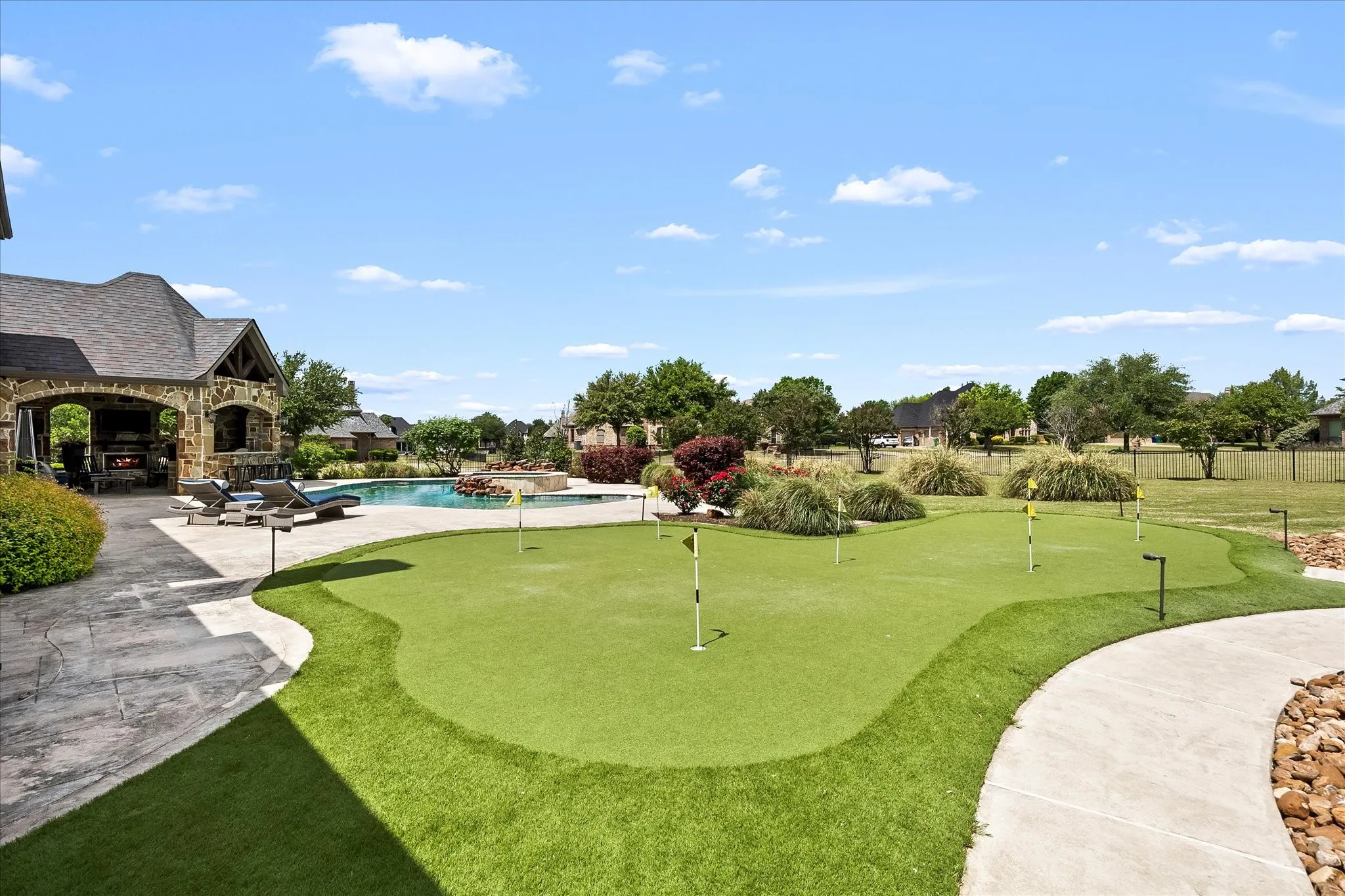 Single Family Residence For Sale in Rockwall County , 1 Kensington Drive, Heath, Texas 75032, 4 Bedroom, 4 Bathroom, 3 Garage spaces, 4,116 Sqft, built in 2005, mls#21237537, Real Estate Agent in Heath, Homes For Sale in Rockwall county, Homes For Sale in Heath, Realtor in Heath Texas, Real Estate Brokerage Independent Realty Texas, Luminita Cordes Realtor