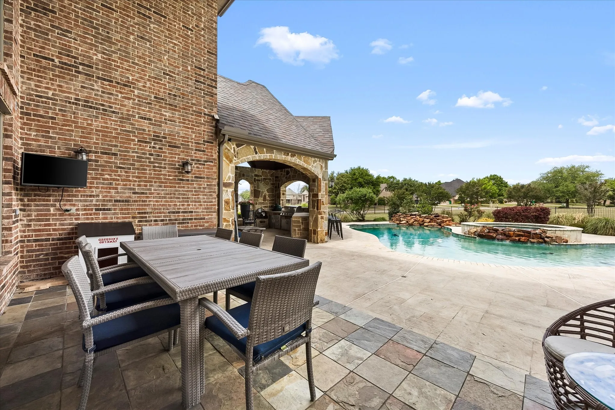 Single Family Residence For Sale in Rockwall County , 1 Kensington Drive, Heath, Texas 75032, 4 Bedroom, 4 Bathroom, 3 Garage spaces, 4,116 Sqft, built in 2005, mls#21237537, Real Estate Agent in Heath, Homes For Sale in Rockwall county, Homes For Sale in Heath, Realtor in Heath Texas, Real Estate Brokerage Independent Realty Texas, Luminita Cordes Realtor