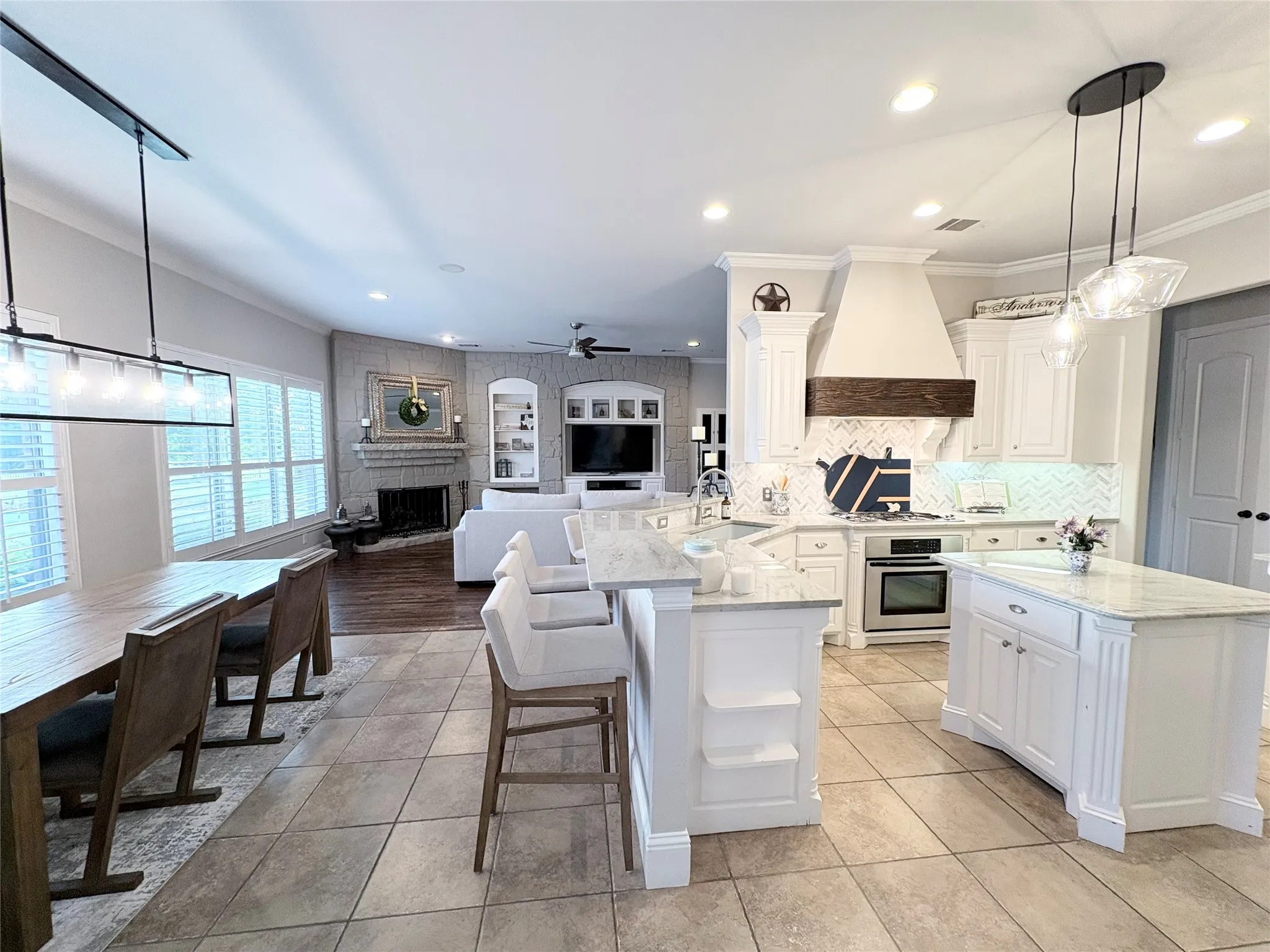Single Family Residence For Sale in Rockwall County , 1 Kensington Drive, Heath, Texas 75032, 4 Bedroom, 4 Bathroom, 3 Garage spaces, 4,116 Sqft, built in 2005, mls#21237537, Real Estate Agent in Heath, Homes For Sale in Rockwall county, Homes For Sale in Heath, Realtor in Heath Texas, Real Estate Brokerage Independent Realty Texas, Luminita Cordes Realtor