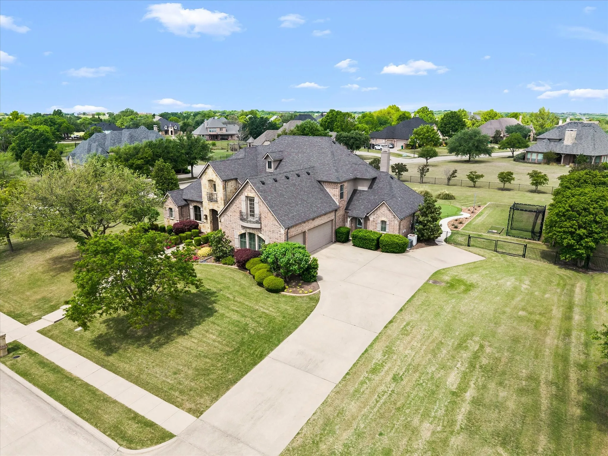Single Family Residence For Sale in Rockwall County , 1 Kensington Drive, Heath, Texas 75032, 4 Bedroom, 4 Bathroom, 3 Garage spaces, 4,116 Sqft, built in 2005, mls#21237537, Real Estate Agent in Heath, Homes For Sale in Rockwall county, Homes For Sale in Heath, Realtor in Heath Texas, Real Estate Brokerage Independent Realty Texas, Luminita Cordes Realtor