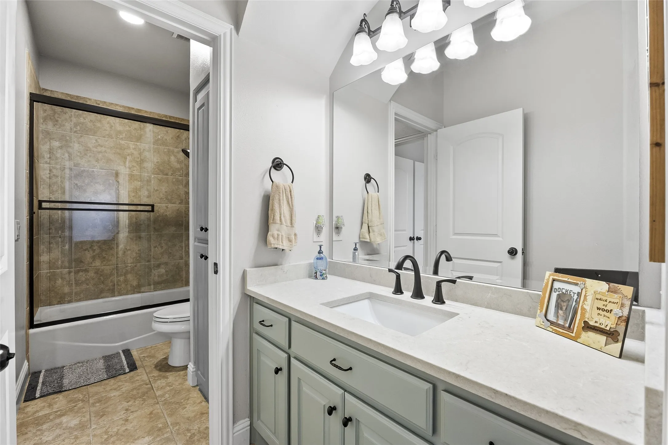 Single Family Residence For Sale in Rockwall County , 1 Kensington Drive, Heath, Texas 75032, 4 Bedroom, 4 Bathroom, 3 Garage spaces, 4,116 Sqft, built in 2005, mls#21237537, Real Estate Agent in Heath, Homes For Sale in Rockwall county, Homes For Sale in Heath, Realtor in Heath Texas, Real Estate Brokerage Independent Realty Texas, Luminita Cordes Realtor