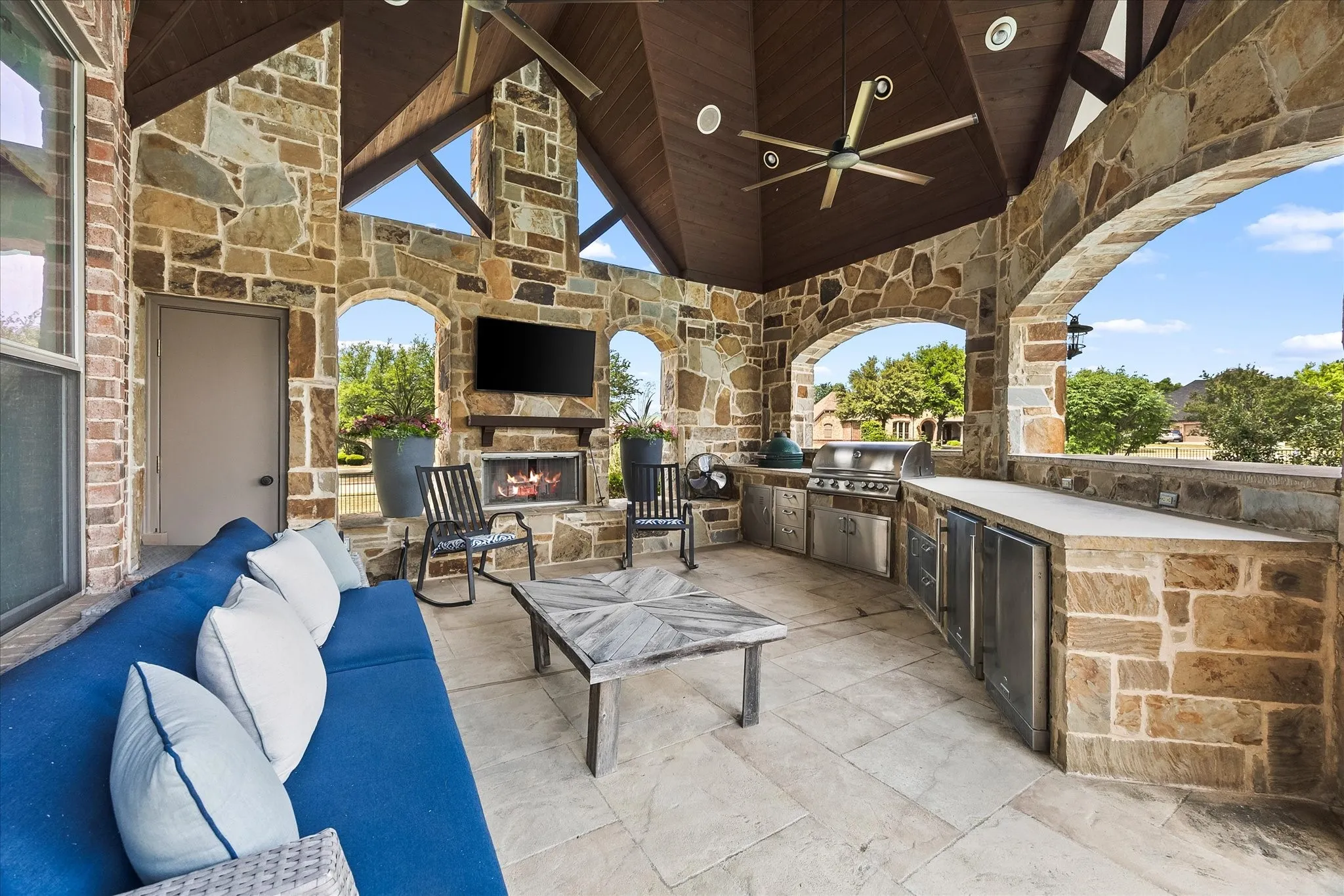 Single Family Residence For Sale in Rockwall County , 1 Kensington Drive, Heath, Texas 75032, 4 Bedroom, 4 Bathroom, 3 Garage spaces, 4,116 Sqft, built in 2005, mls#21237537, Real Estate Agent in Heath, Homes For Sale in Rockwall county, Homes For Sale in Heath, Realtor in Heath Texas, Real Estate Brokerage Independent Realty Texas, Luminita Cordes Realtor